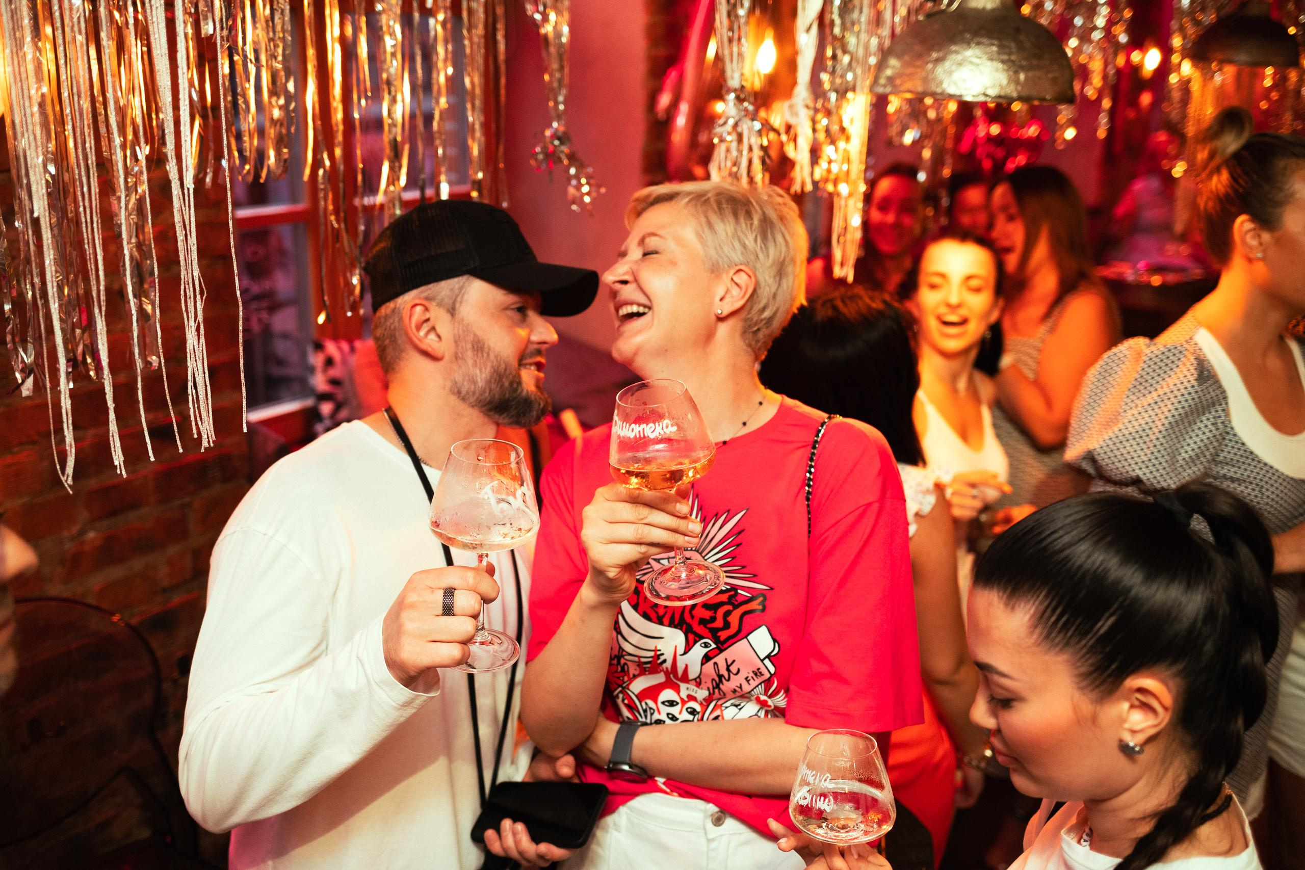 ВИНОТЕКА БАР х МАГАЗ [1 ГОД]. СВОИ. ФОТООТЧЕТЫ-СОБЫТИЯ-МЕСТА