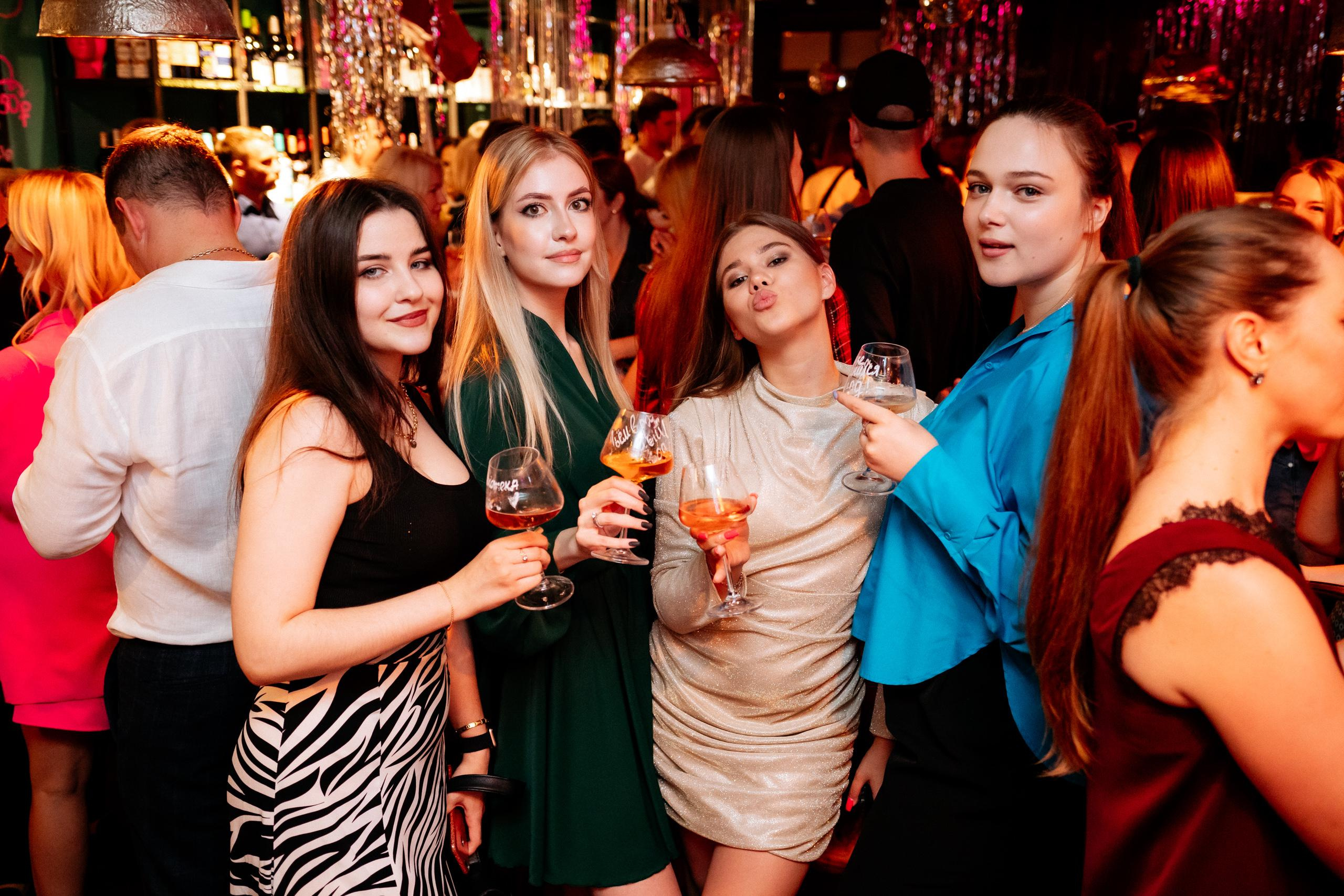 ВИНОТЕКА БАР х МАГАЗ [1 ГОД]. СВОИ. ФОТООТЧЕТЫ-СОБЫТИЯ-МЕСТА