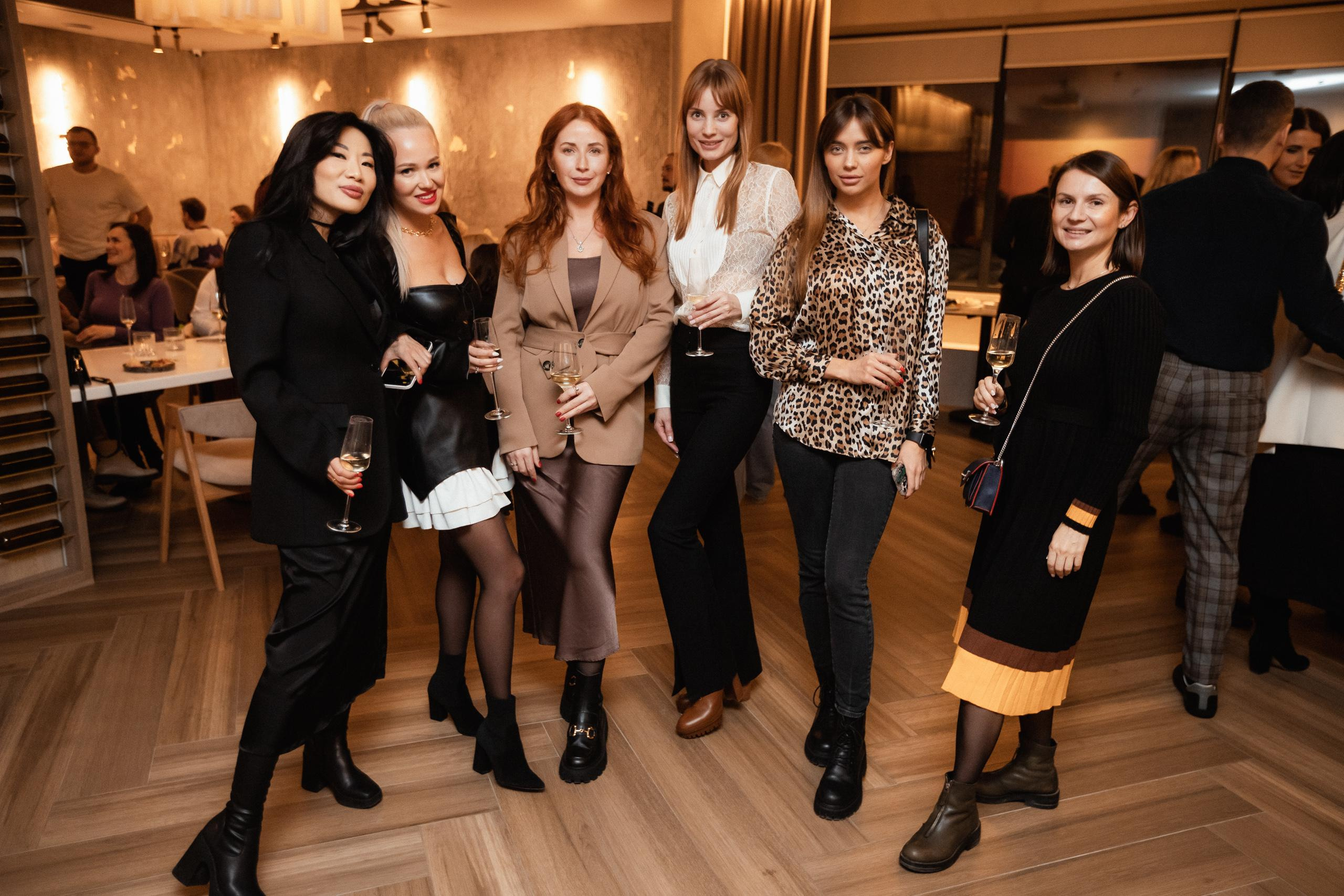 МОМЕНТЫ [ОТКРЫТИЕ]. СВОИ. ФОТООТЧЕТЫ-СОБЫТИЯ-МЕСТА