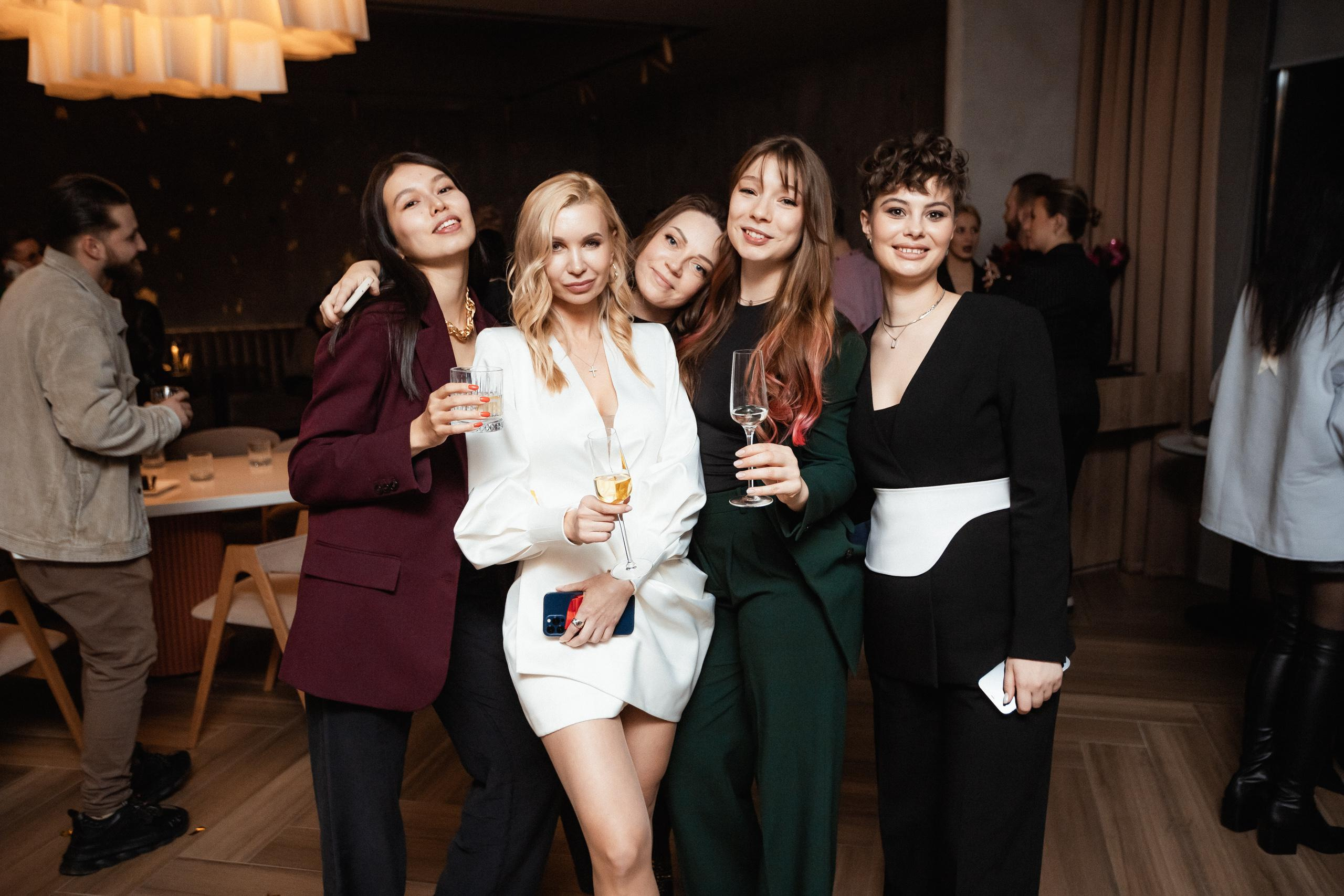 МОМЕНТЫ [ОТКРЫТИЕ]. СВОИ. ФОТООТЧЕТЫ-СОБЫТИЯ-МЕСТА