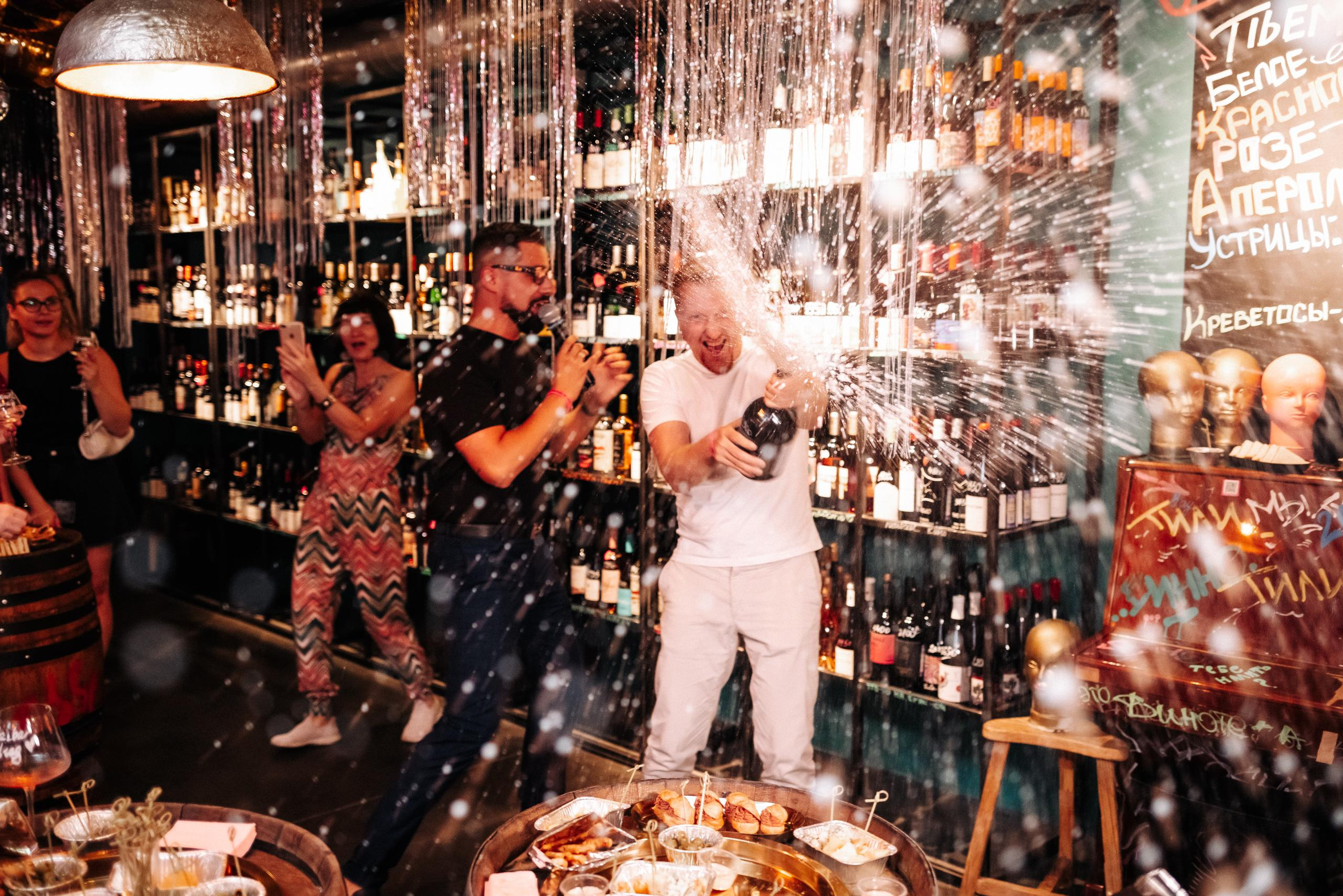 ВИНОТЕКА БАР х МАГАЗ [1 ГОД]. СВОИ. ФОТООТЧЕТЫ-СОБЫТИЯ-МЕСТА