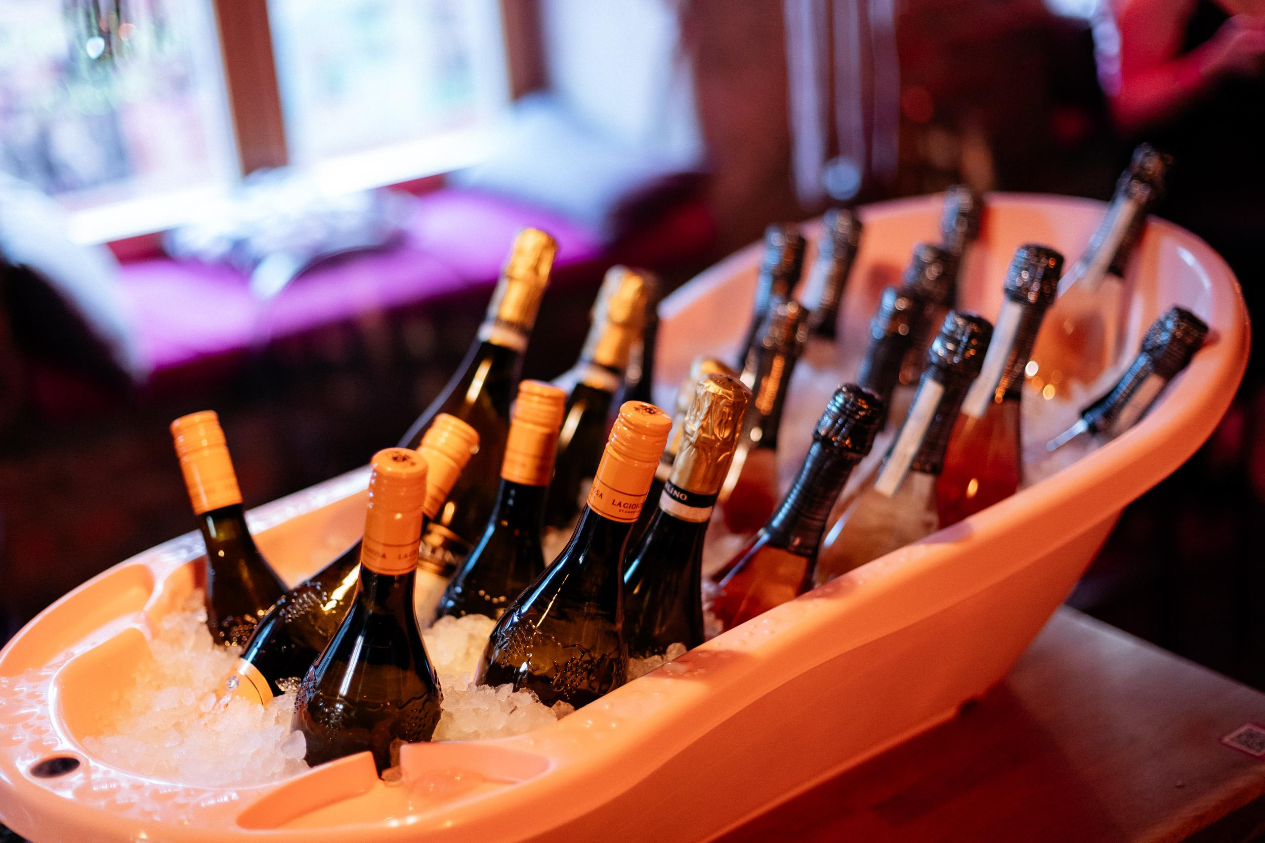 ВИНОТЕКА БАР х МАГАЗ [1 ГОД]. СВОИ. ФОТООТЧЕТЫ-СОБЫТИЯ-МЕСТА