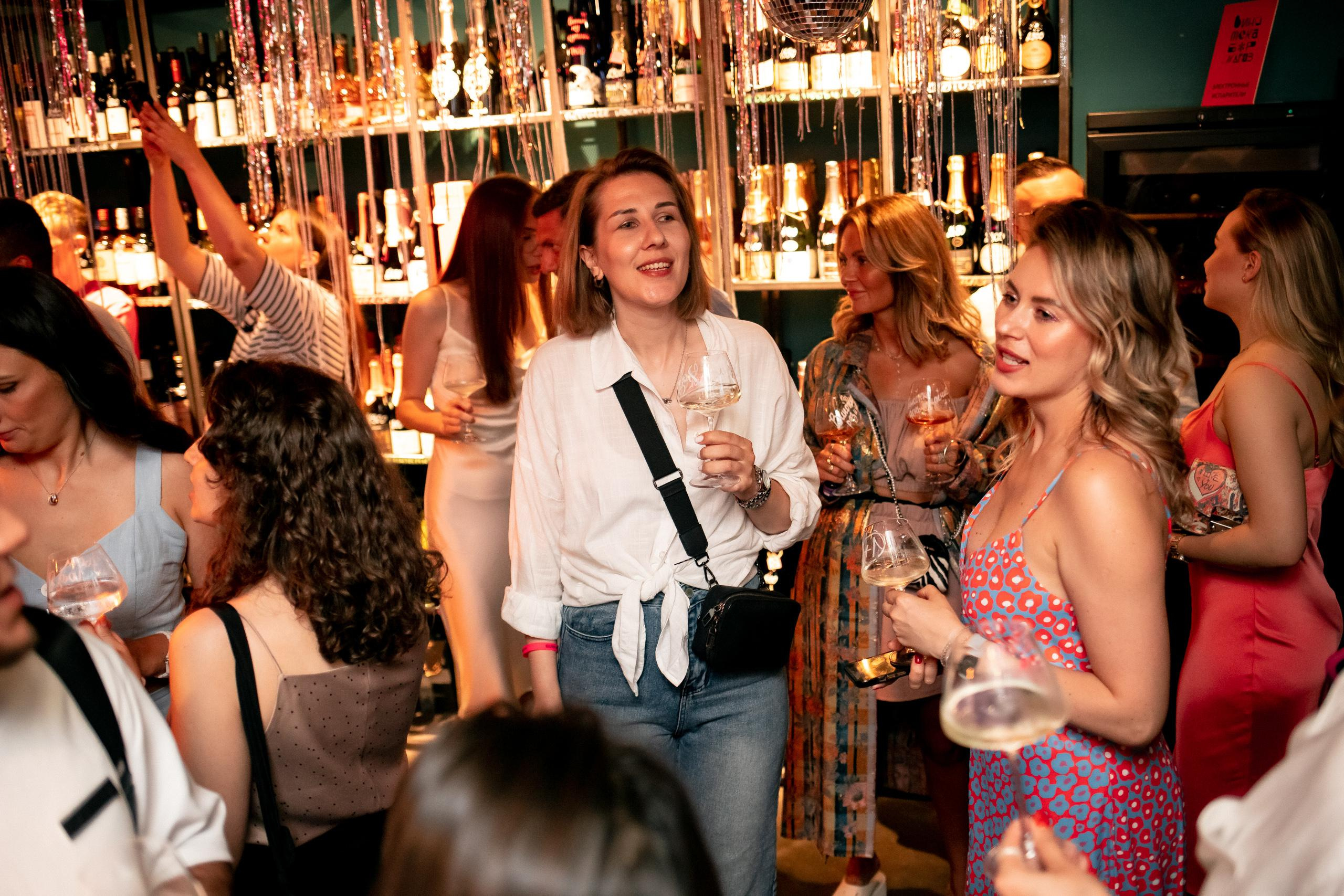 ВИНОТЕКА БАР х МАГАЗ [1 ГОД]. СВОИ. ФОТООТЧЕТЫ-СОБЫТИЯ-МЕСТА