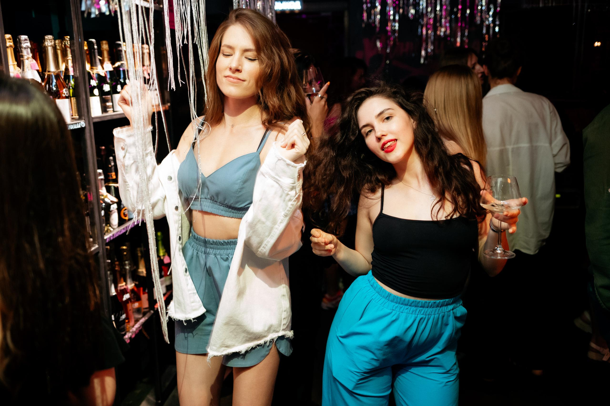 ВИНОТЕКА БАР х МАГАЗ [1 ГОД]. СВОИ. ФОТООТЧЕТЫ-СОБЫТИЯ-МЕСТА