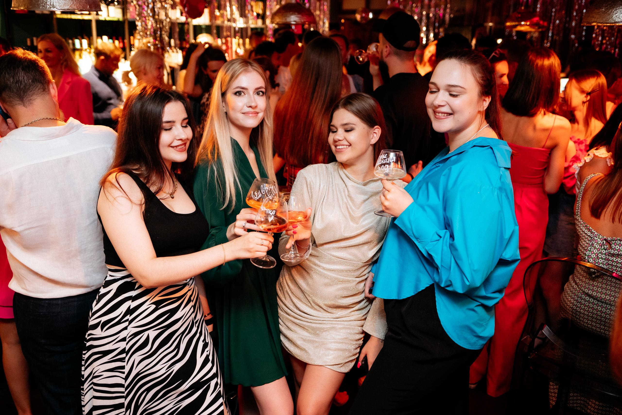 ВИНОТЕКА БАР х МАГАЗ [1 ГОД]. СВОИ. ФОТООТЧЕТЫ-СОБЫТИЯ-МЕСТА