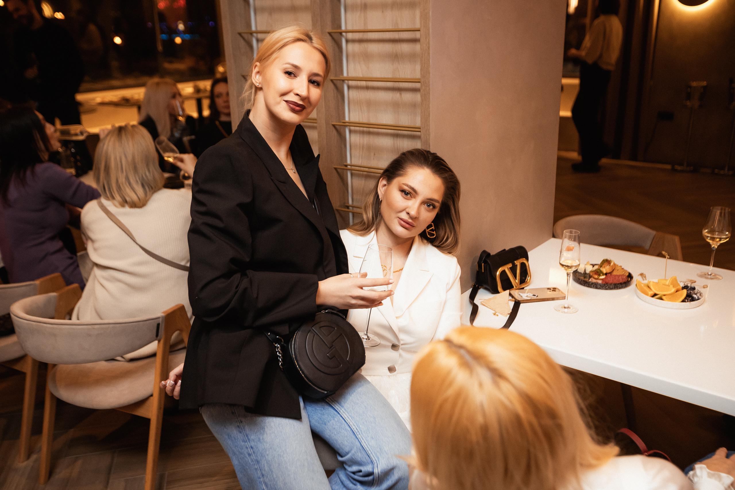 МОМЕНТЫ [ОТКРЫТИЕ]. СВОИ. ФОТООТЧЕТЫ-СОБЫТИЯ-МЕСТА