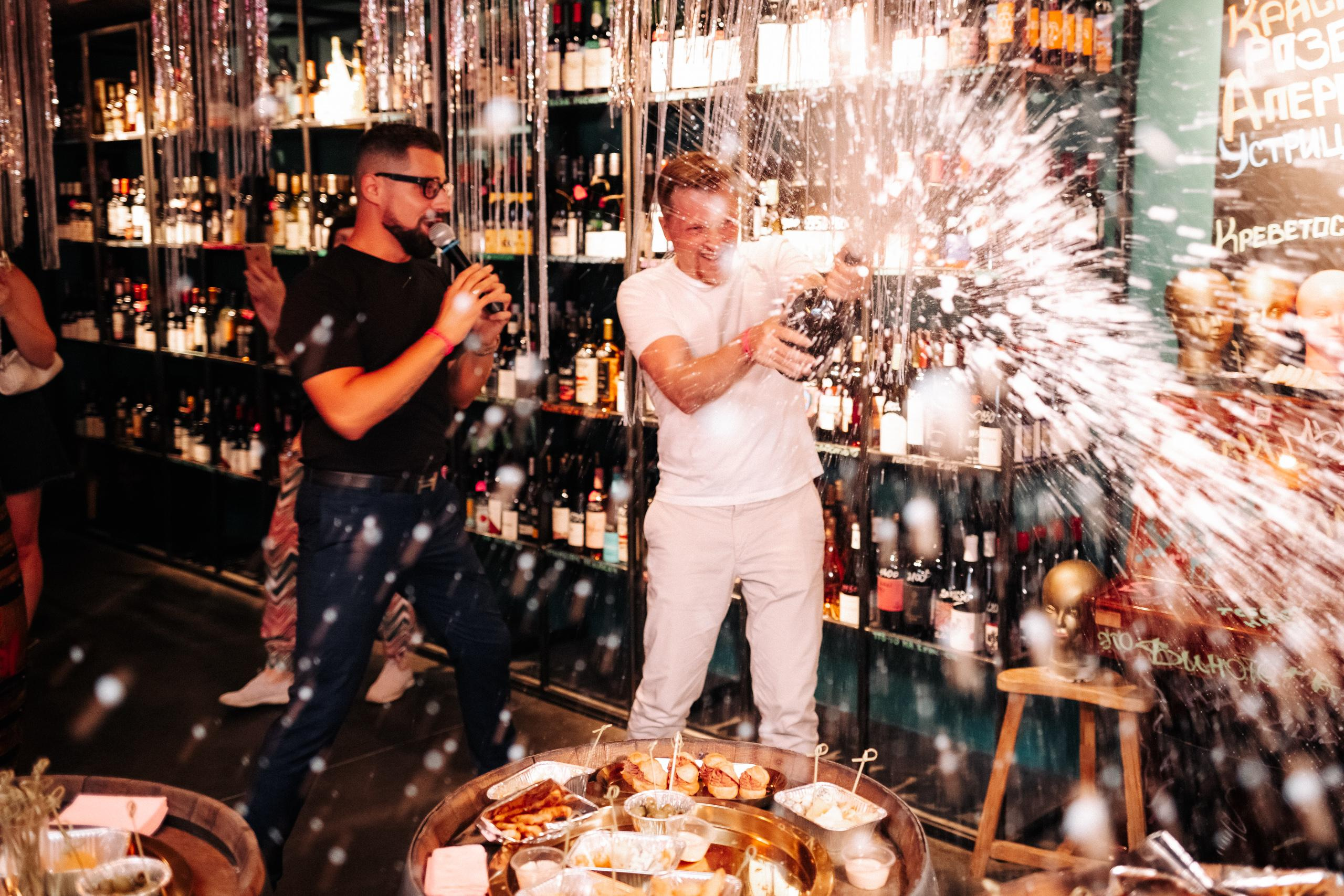 ВИНОТЕКА БАР х МАГАЗ [1 ГОД]. СВОИ. ФОТООТЧЕТЫ-СОБЫТИЯ-МЕСТА