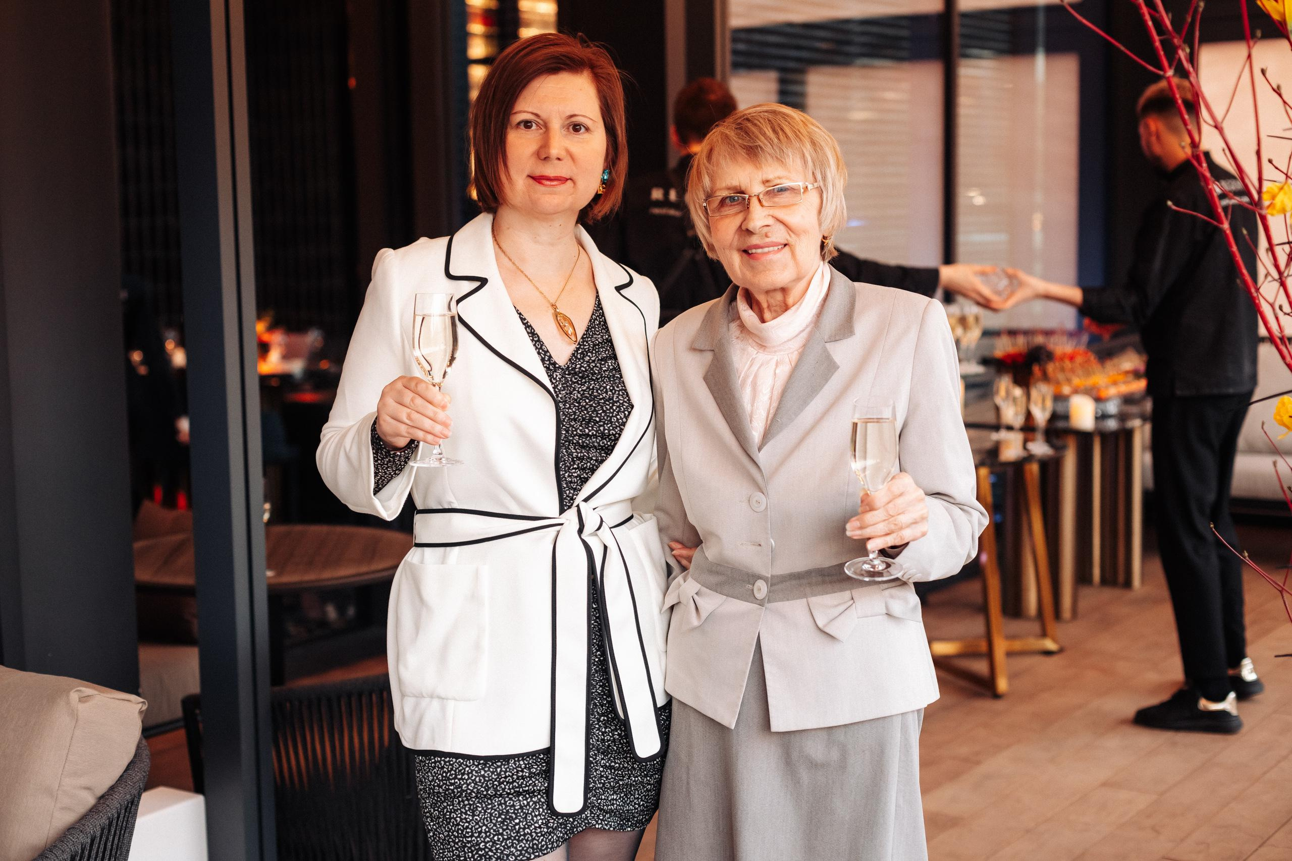 INLOVE [открытие террассы]. СВОИ. ФОТООТЧЕТЫ-СОБЫТИЯ-МЕСТА