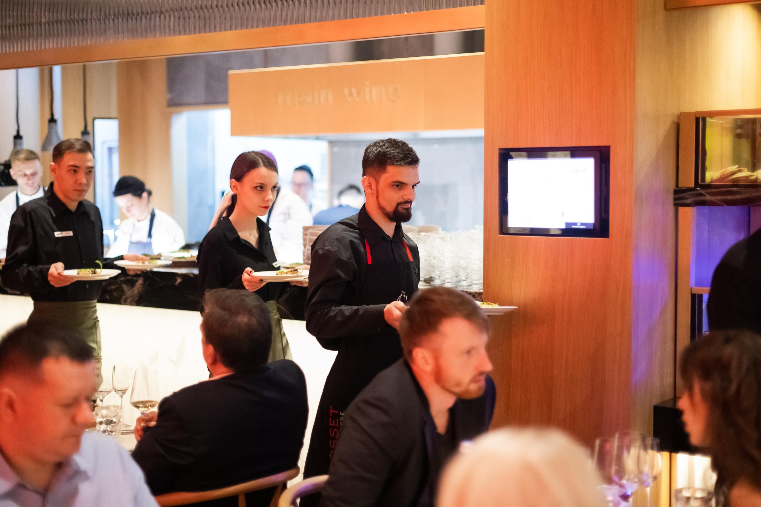 MAIN WINE [1 YEAR]. СВОИ. ФОТООТЧЕТЫ-СОБЫТИЯ-МЕСТА