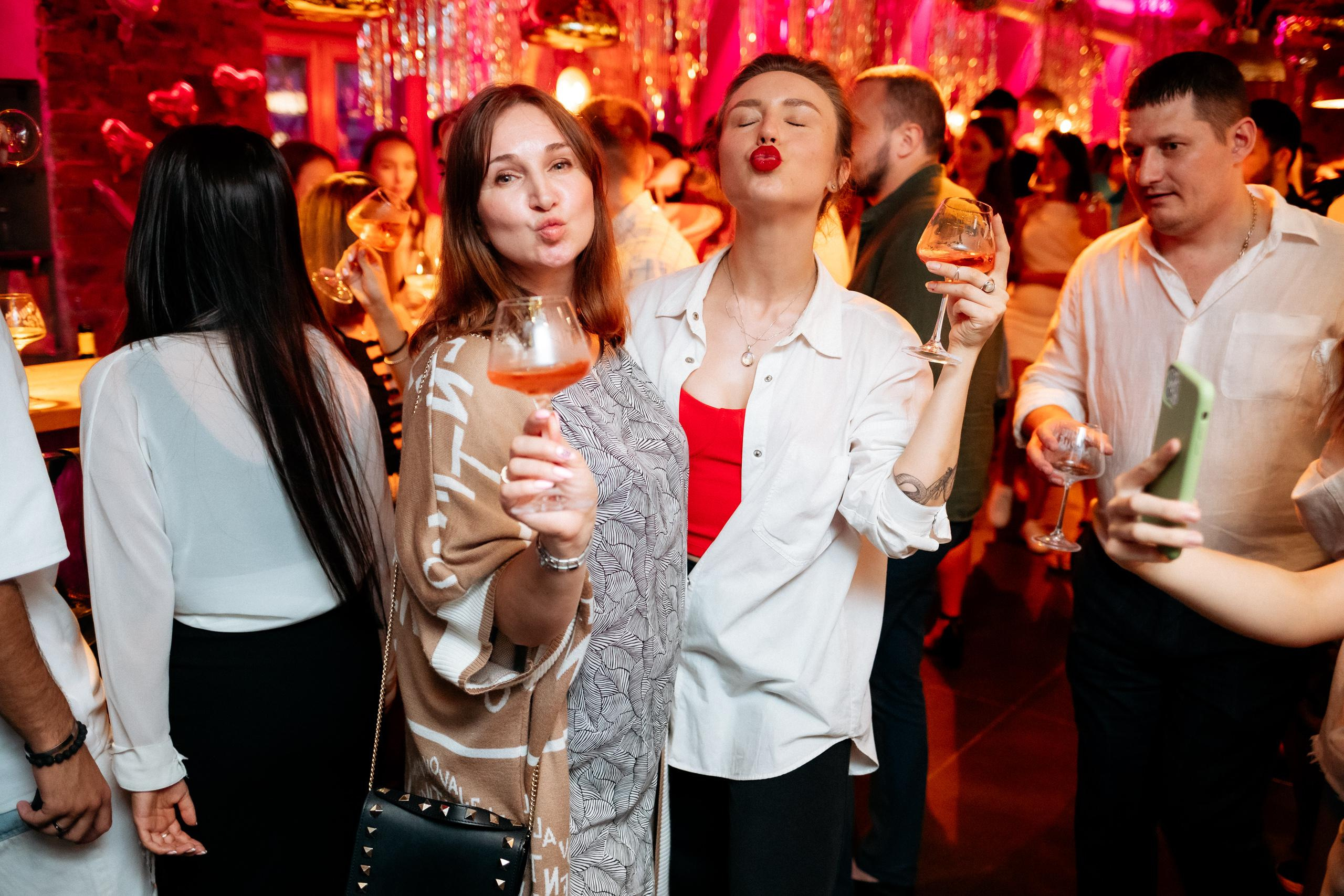 ВИНОТЕКА БАР х МАГАЗ [1 ГОД]. СВОИ. ФОТООТЧЕТЫ-СОБЫТИЯ-МЕСТА