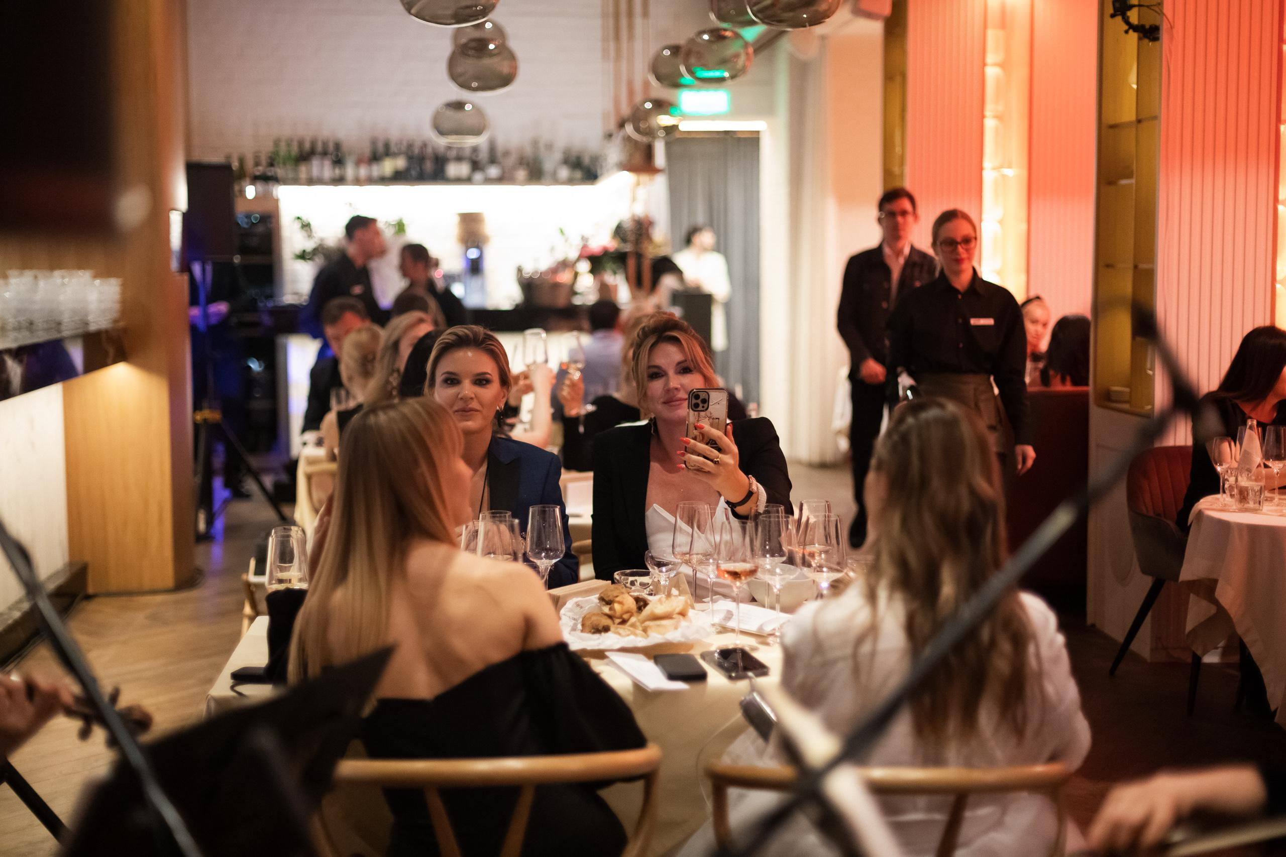 MAIN WINE [1 YEAR]. СВОИ. ФОТООТЧЕТЫ-СОБЫТИЯ-МЕСТА