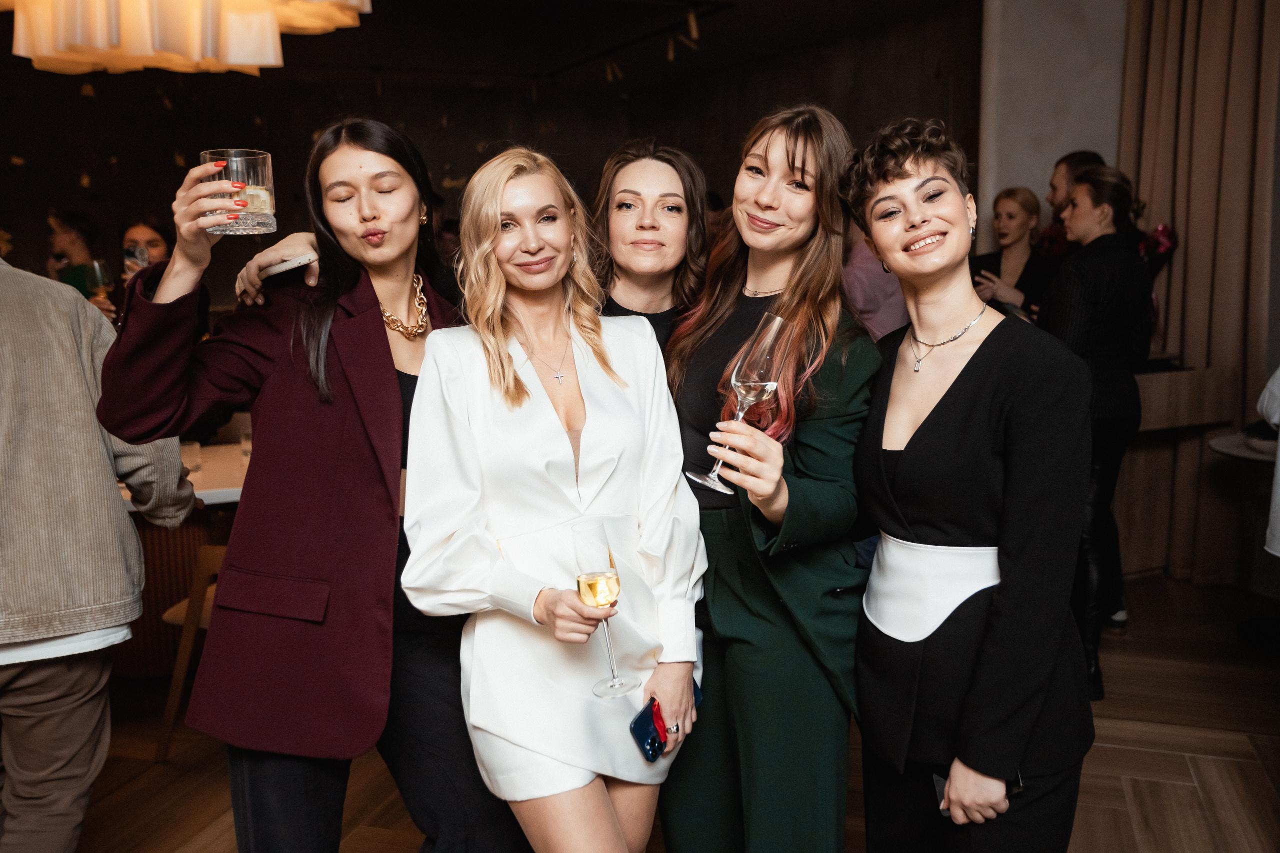 МОМЕНТЫ [ОТКРЫТИЕ]. СВОИ. ФОТООТЧЕТЫ-СОБЫТИЯ-МЕСТА