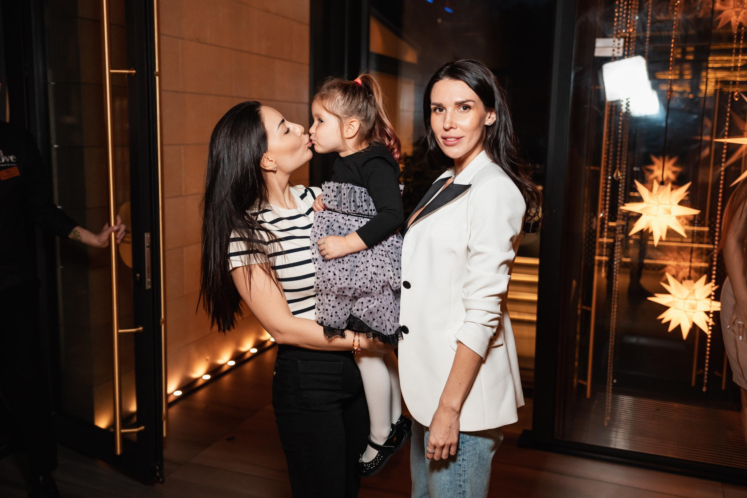 INLOVE [открытие террассы]. СВОИ. ФОТООТЧЕТЫ-СОБЫТИЯ-МЕСТА