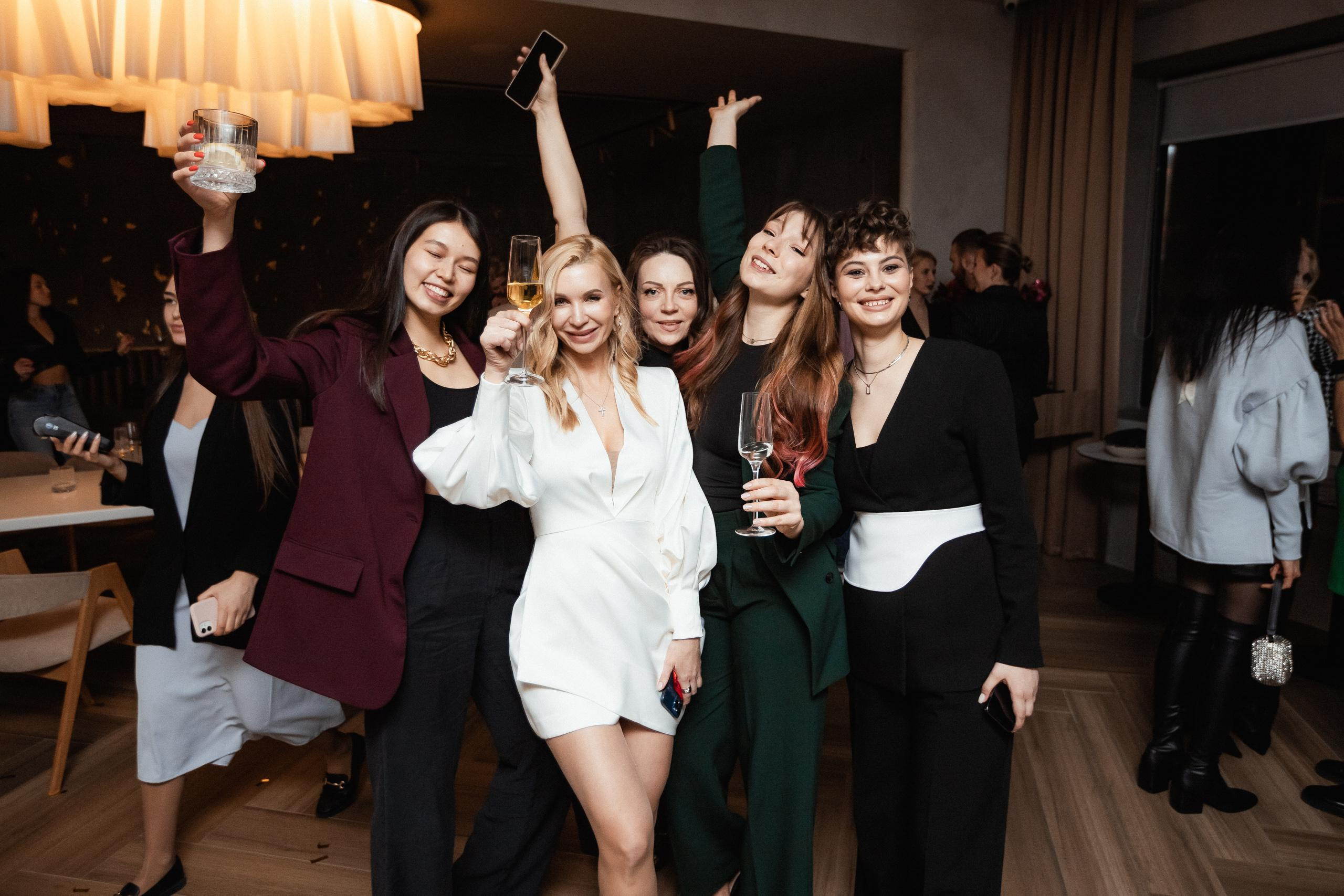 МОМЕНТЫ [ОТКРЫТИЕ]. СВОИ. ФОТООТЧЕТЫ-СОБЫТИЯ-МЕСТА