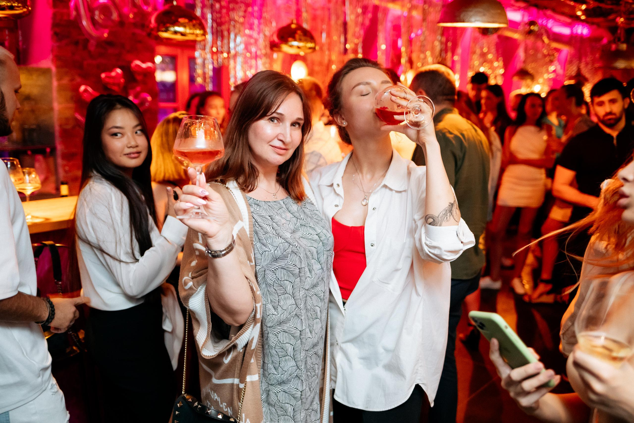 ВИНОТЕКА БАР х МАГАЗ [1 ГОД]. СВОИ. ФОТООТЧЕТЫ-СОБЫТИЯ-МЕСТА