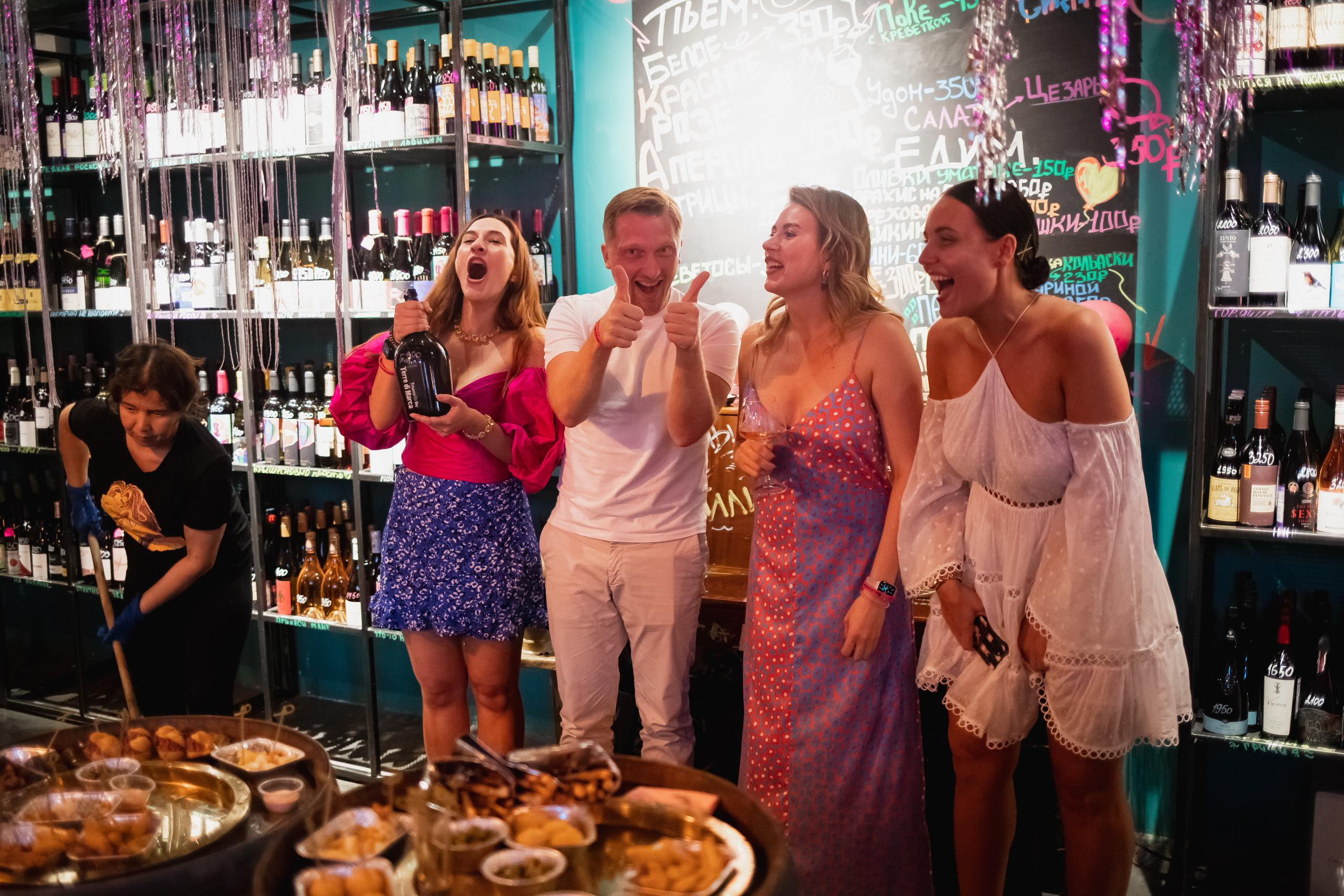 ВИНОТЕКА БАР х МАГАЗ [1 ГОД]. СВОИ. ФОТООТЧЕТЫ-СОБЫТИЯ-МЕСТА