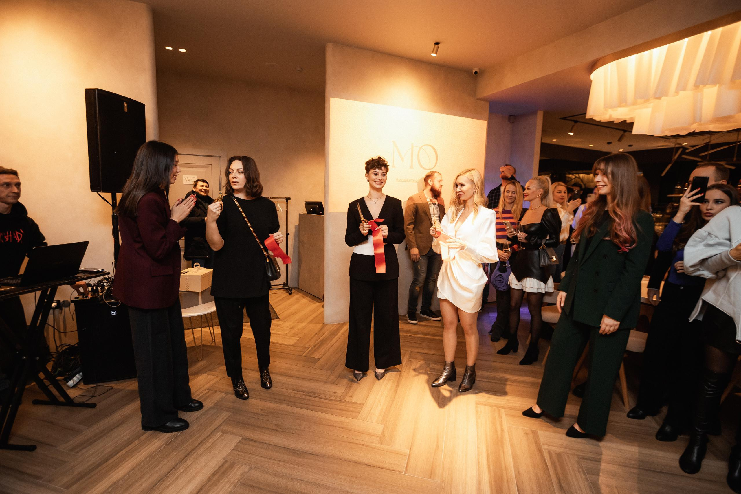 МОМЕНТЫ [ОТКРЫТИЕ]. СВОИ. ФОТООТЧЕТЫ-СОБЫТИЯ-МЕСТА