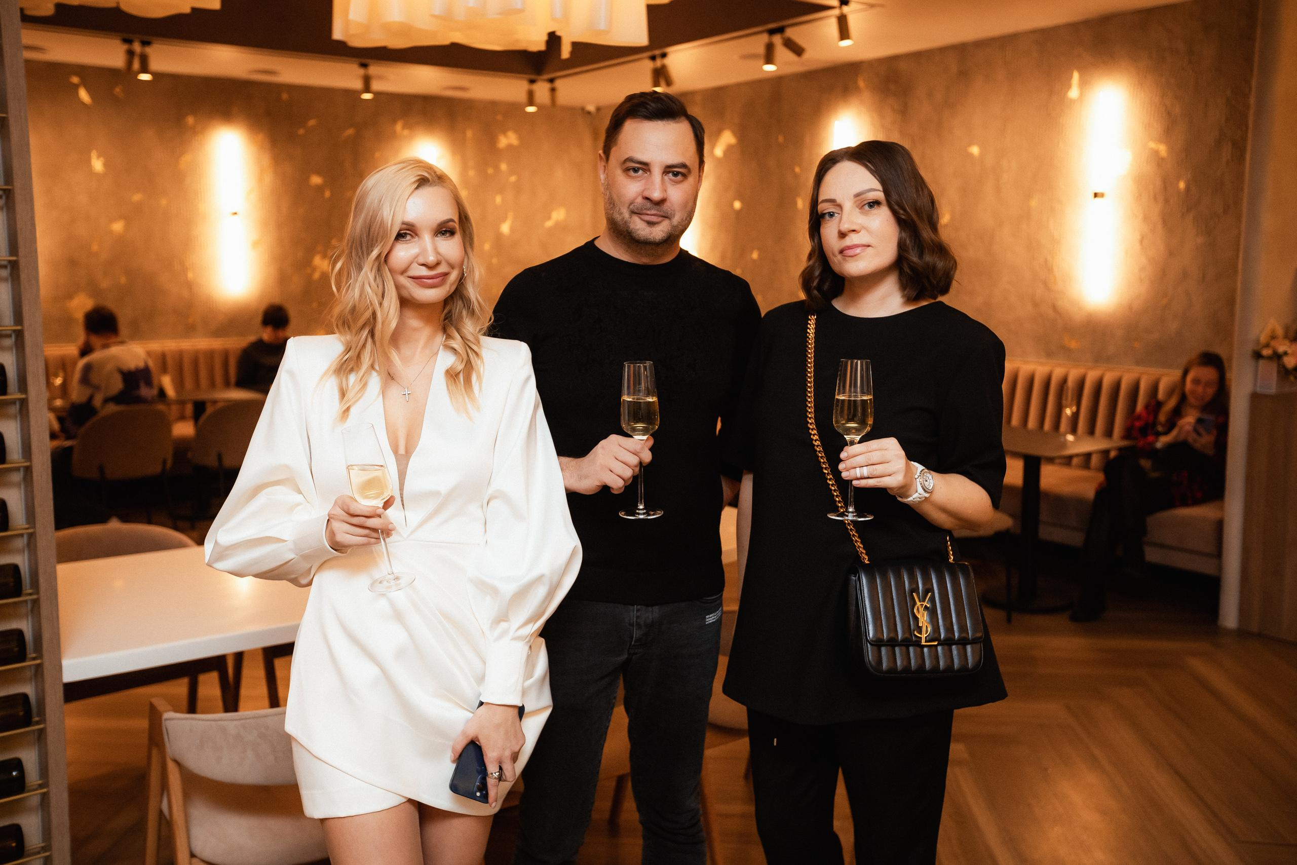 МОМЕНТЫ [ОТКРЫТИЕ]. СВОИ. ФОТООТЧЕТЫ-СОБЫТИЯ-МЕСТА