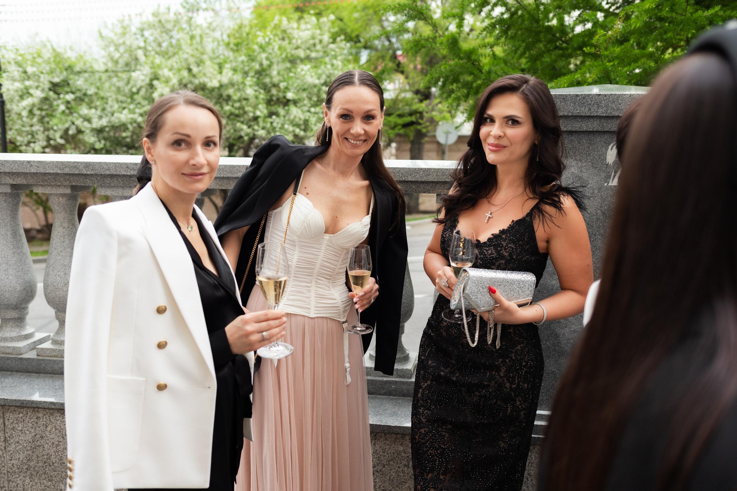 MAIN WINE [1 YEAR]. СВОИ. ФОТООТЧЕТЫ-СОБЫТИЯ-МЕСТА