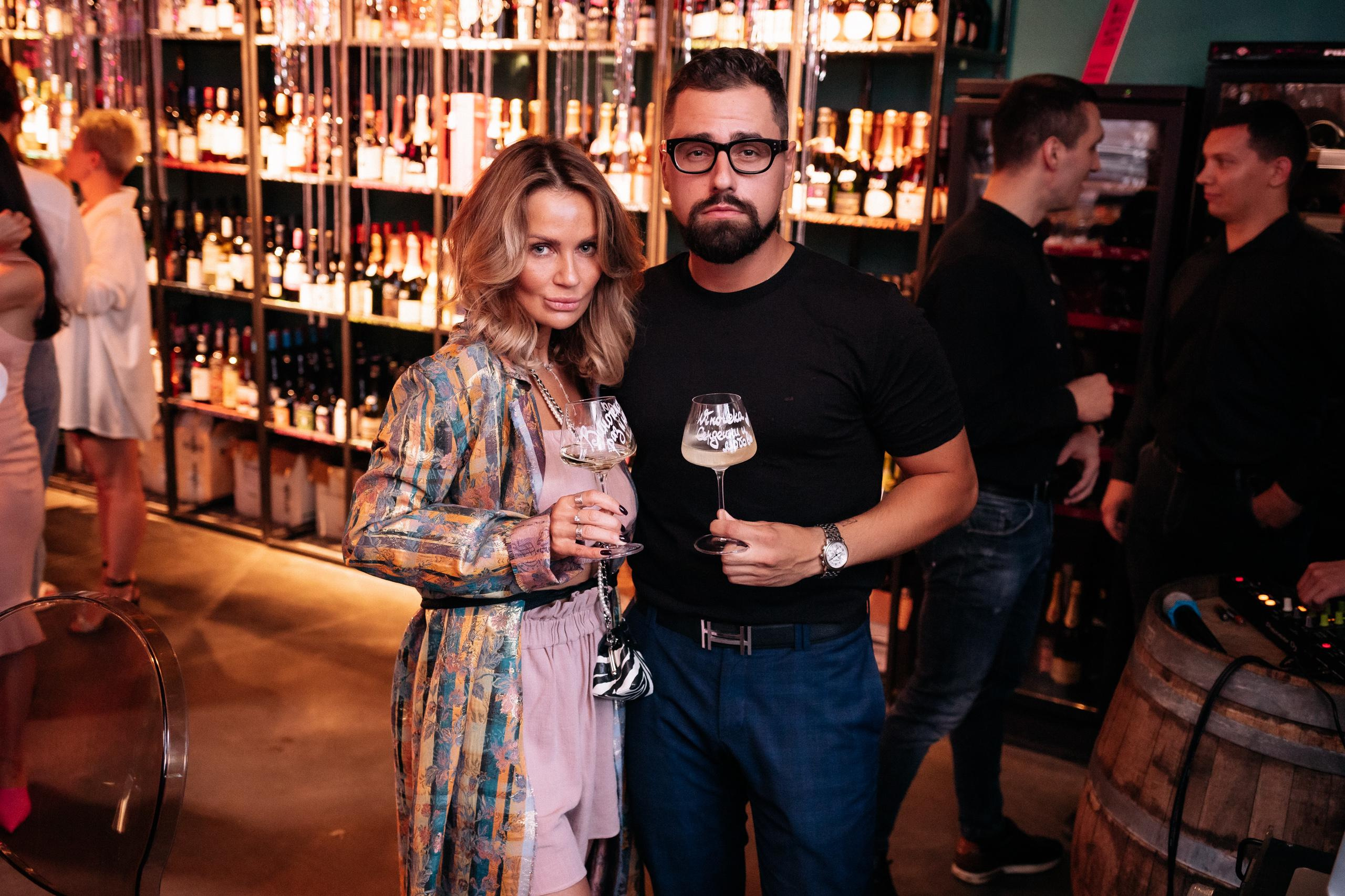 ВИНОТЕКА БАР х МАГАЗ [1 ГОД]. СВОИ. ФОТООТЧЕТЫ-СОБЫТИЯ-МЕСТА