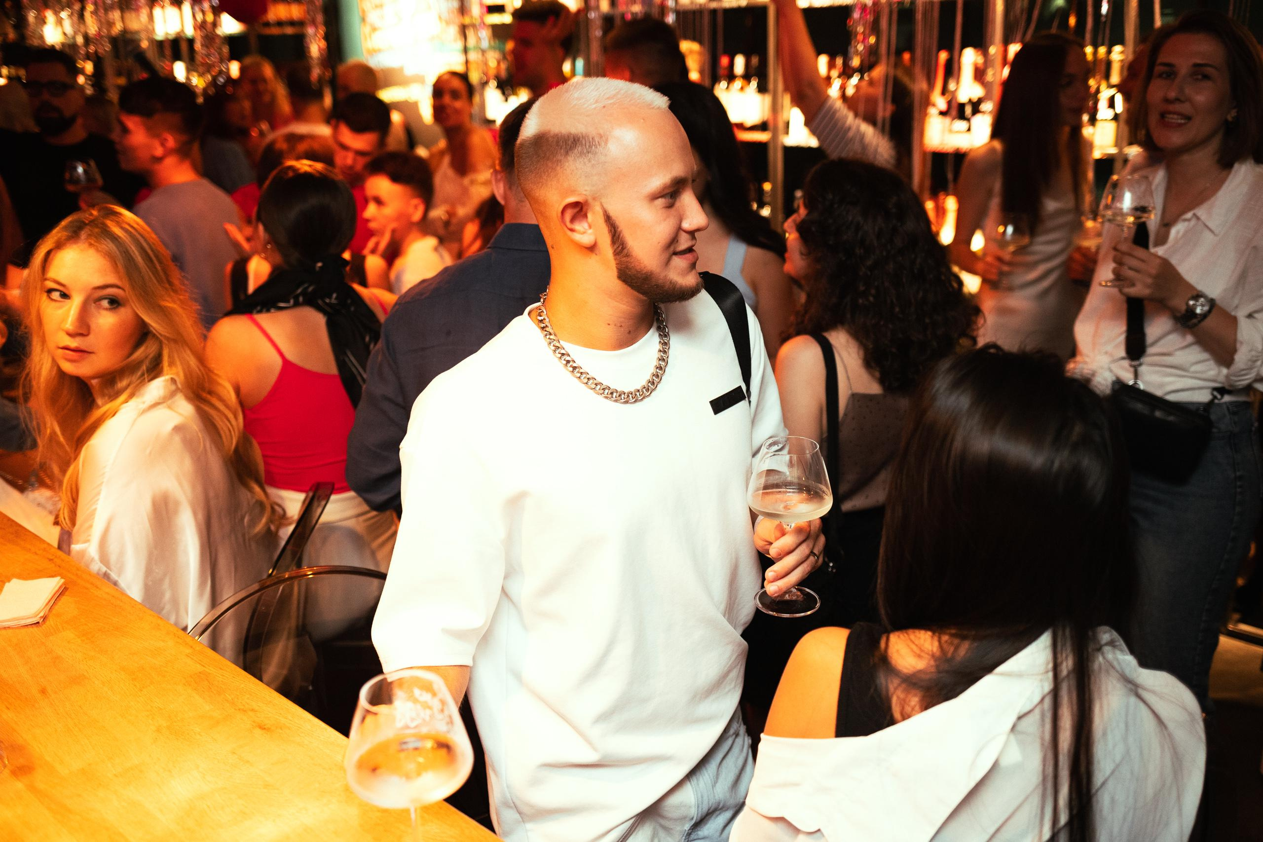 ВИНОТЕКА БАР х МАГАЗ [1 ГОД]. СВОИ. ФОТООТЧЕТЫ-СОБЫТИЯ-МЕСТА