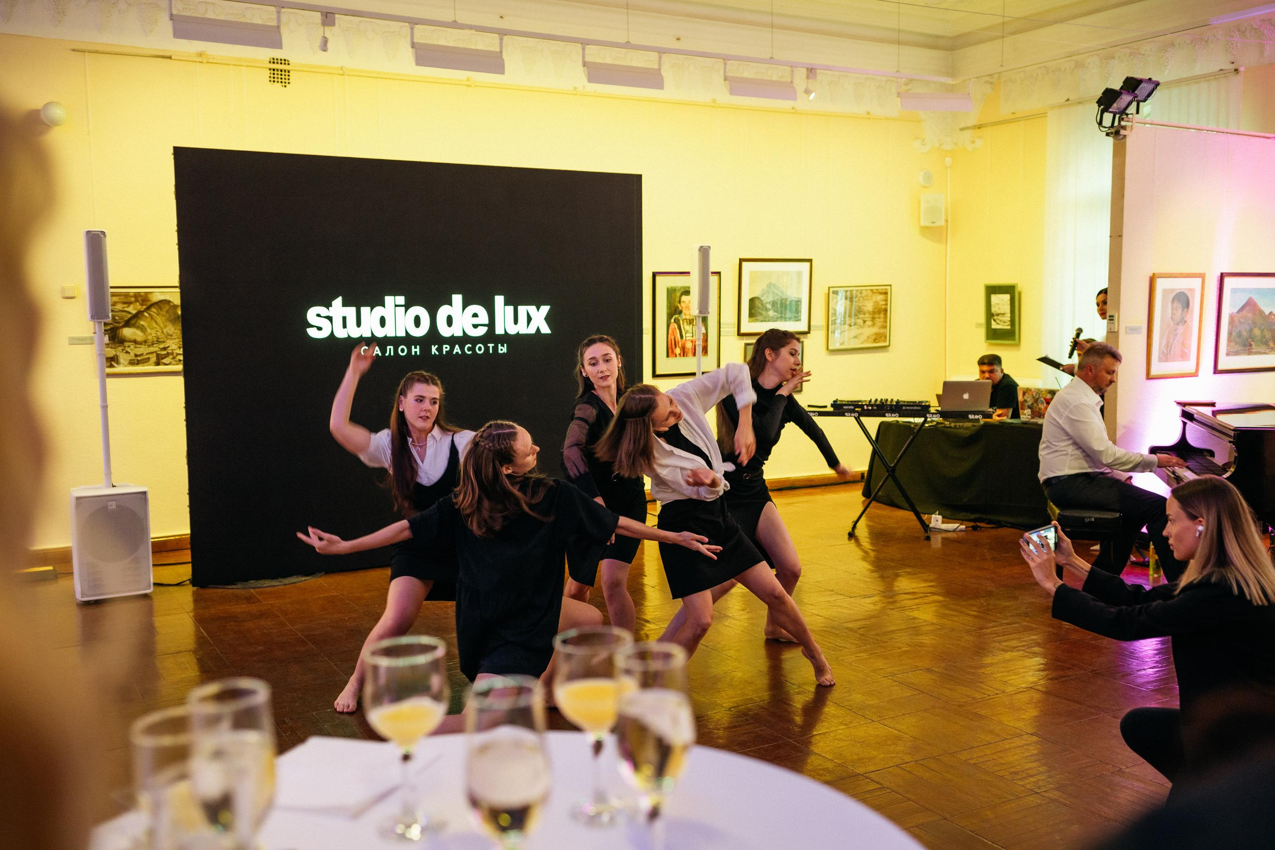 STUDIO DE LUX [20 YEARS]. СВОИ. ФОТООТЧЕТЫ-СОБЫТИЯ-МЕСТА