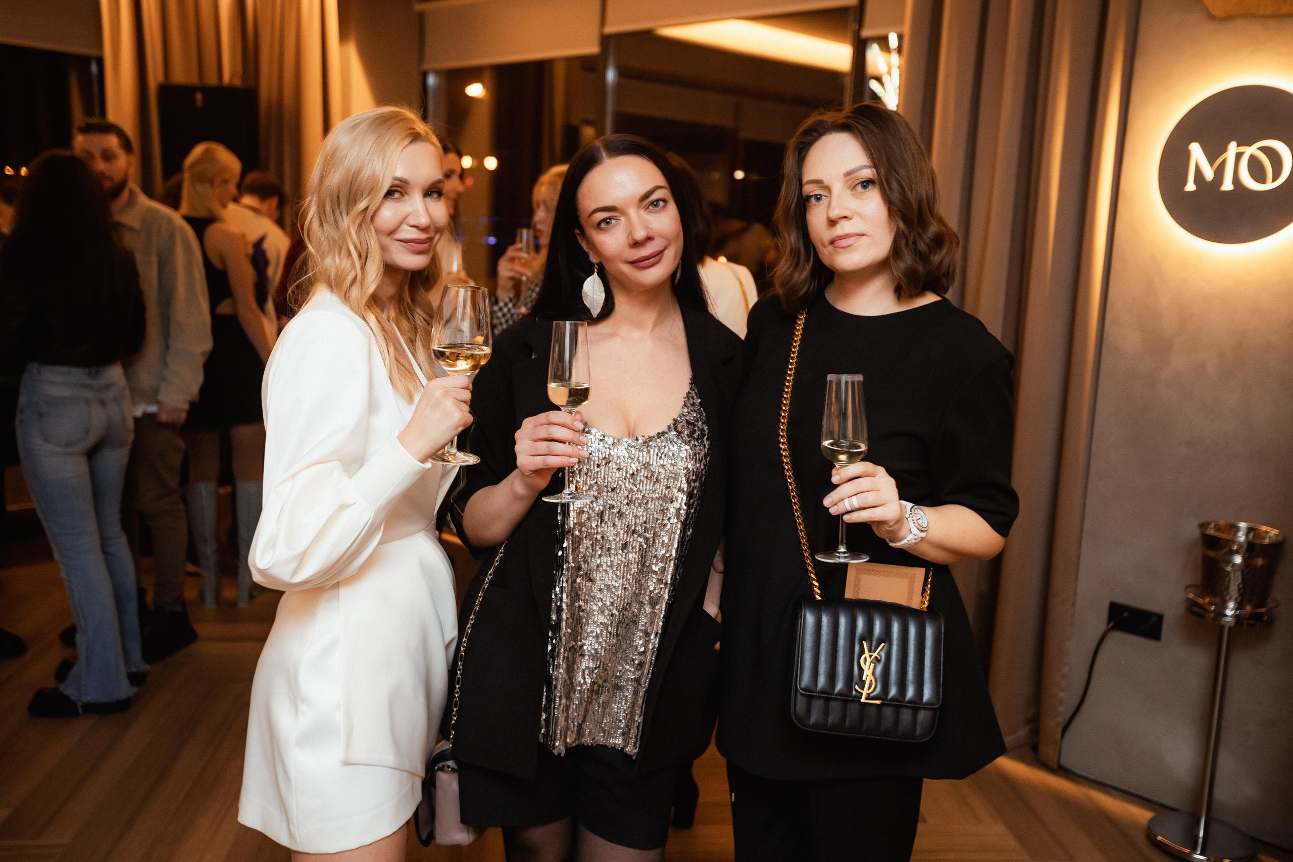 МОМЕНТЫ [ОТКРЫТИЕ]. СВОИ. ФОТООТЧЕТЫ-СОБЫТИЯ-МЕСТА