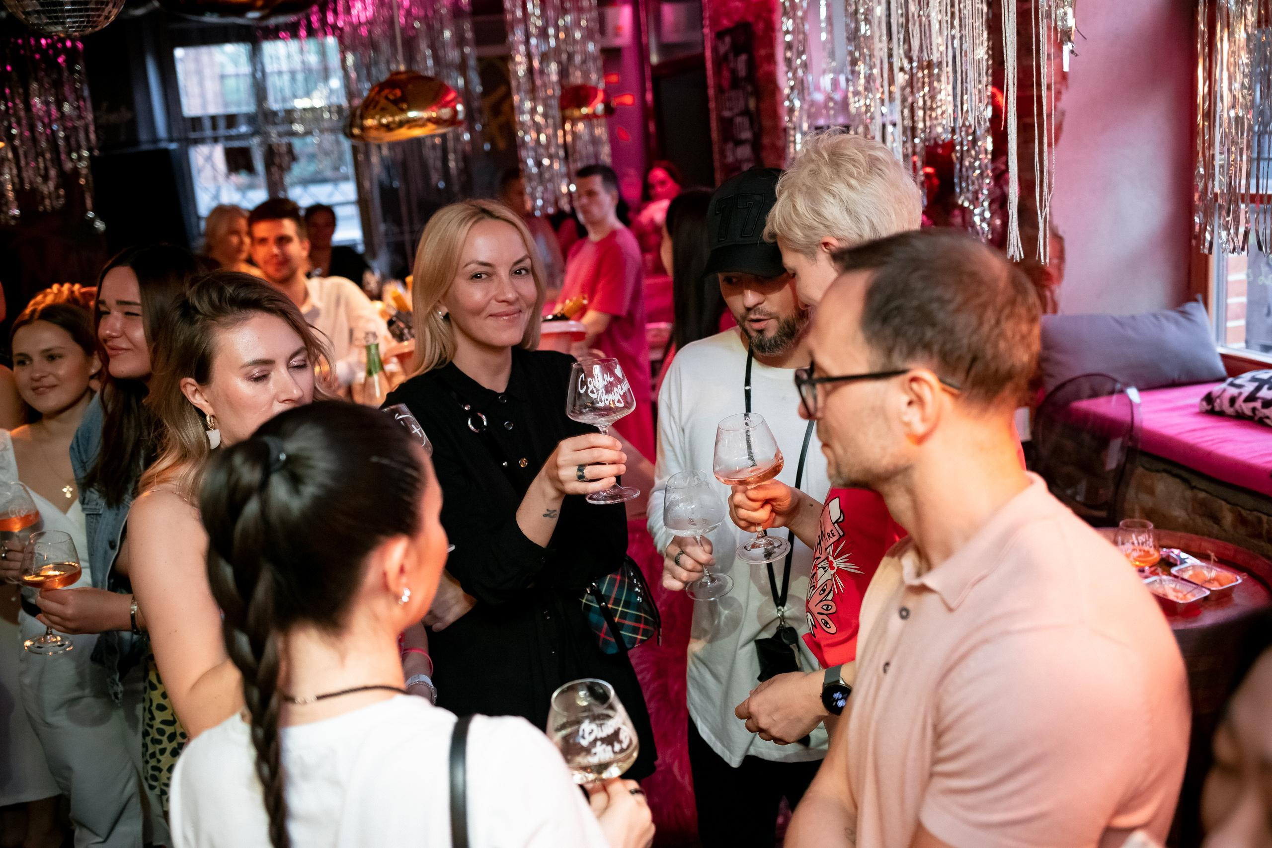 ВИНОТЕКА БАР х МАГАЗ [1 ГОД]. СВОИ. ФОТООТЧЕТЫ-СОБЫТИЯ-МЕСТА