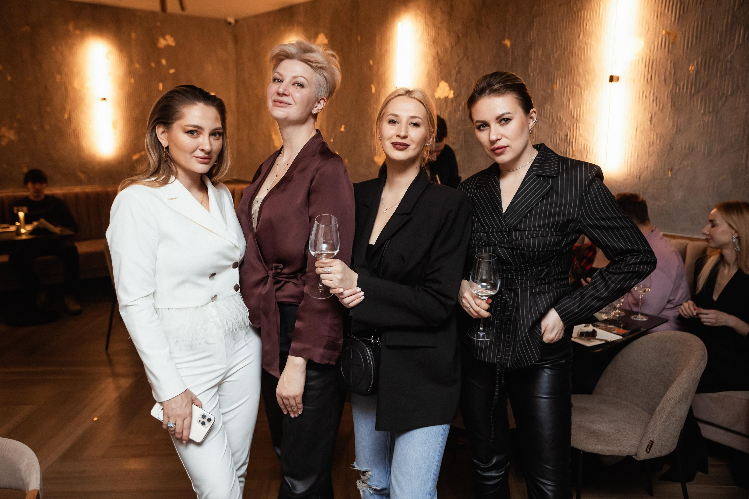 МОМЕНТЫ [ОТКРЫТИЕ]. СВОИ. ФОТООТЧЕТЫ-СОБЫТИЯ-МЕСТА