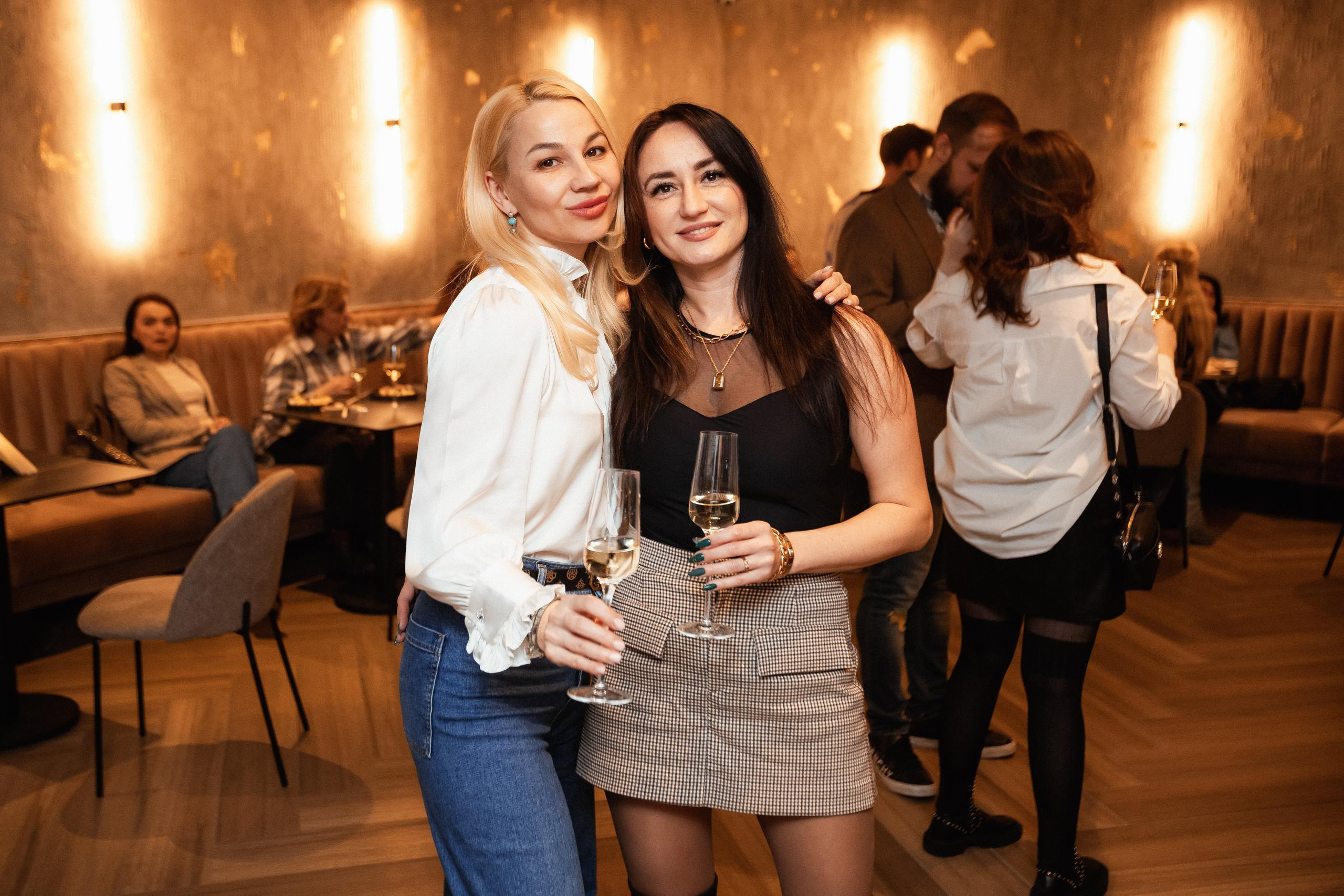 МОМЕНТЫ [ОТКРЫТИЕ]. СВОИ. ФОТООТЧЕТЫ-СОБЫТИЯ-МЕСТА