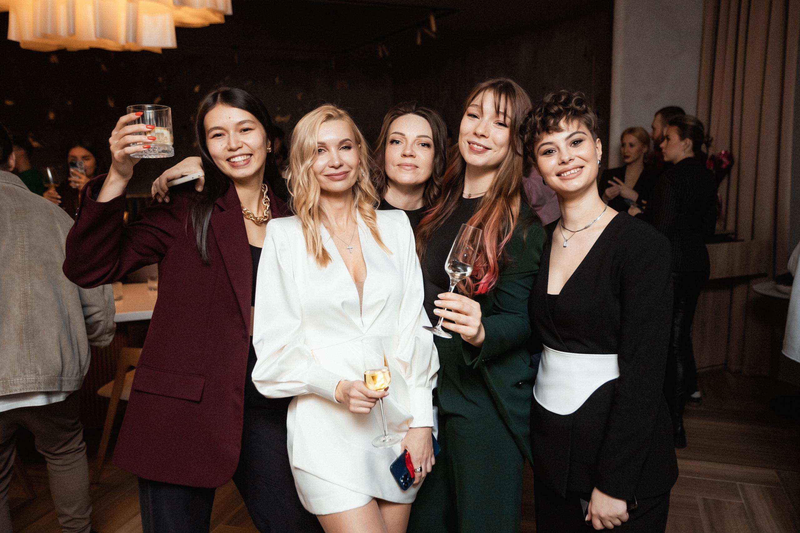 МОМЕНТЫ [ОТКРЫТИЕ]. СВОИ. ФОТООТЧЕТЫ-СОБЫТИЯ-МЕСТА