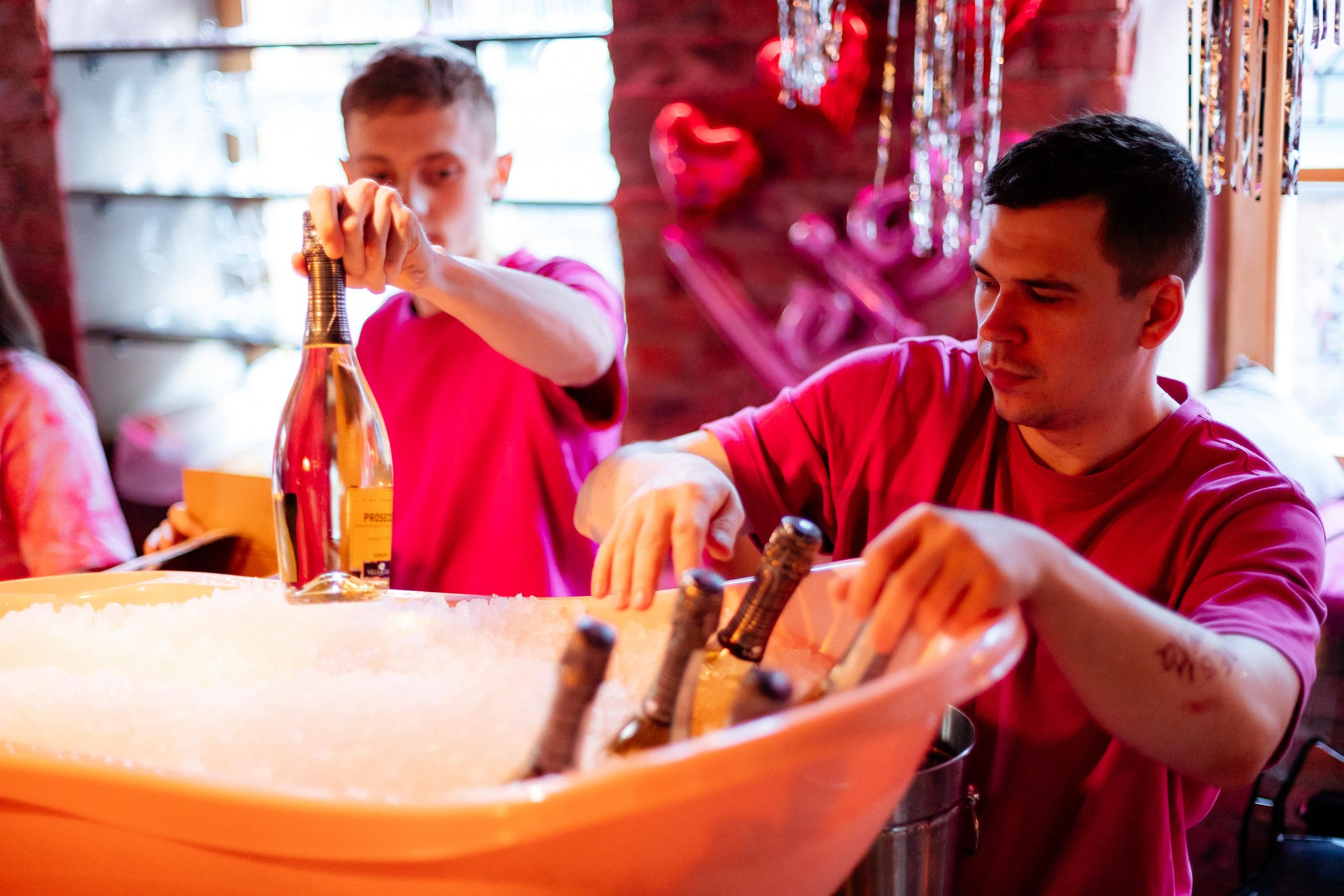 ВИНОТЕКА БАР х МАГАЗ [1 ГОД]. СВОИ. ФОТООТЧЕТЫ-СОБЫТИЯ-МЕСТА