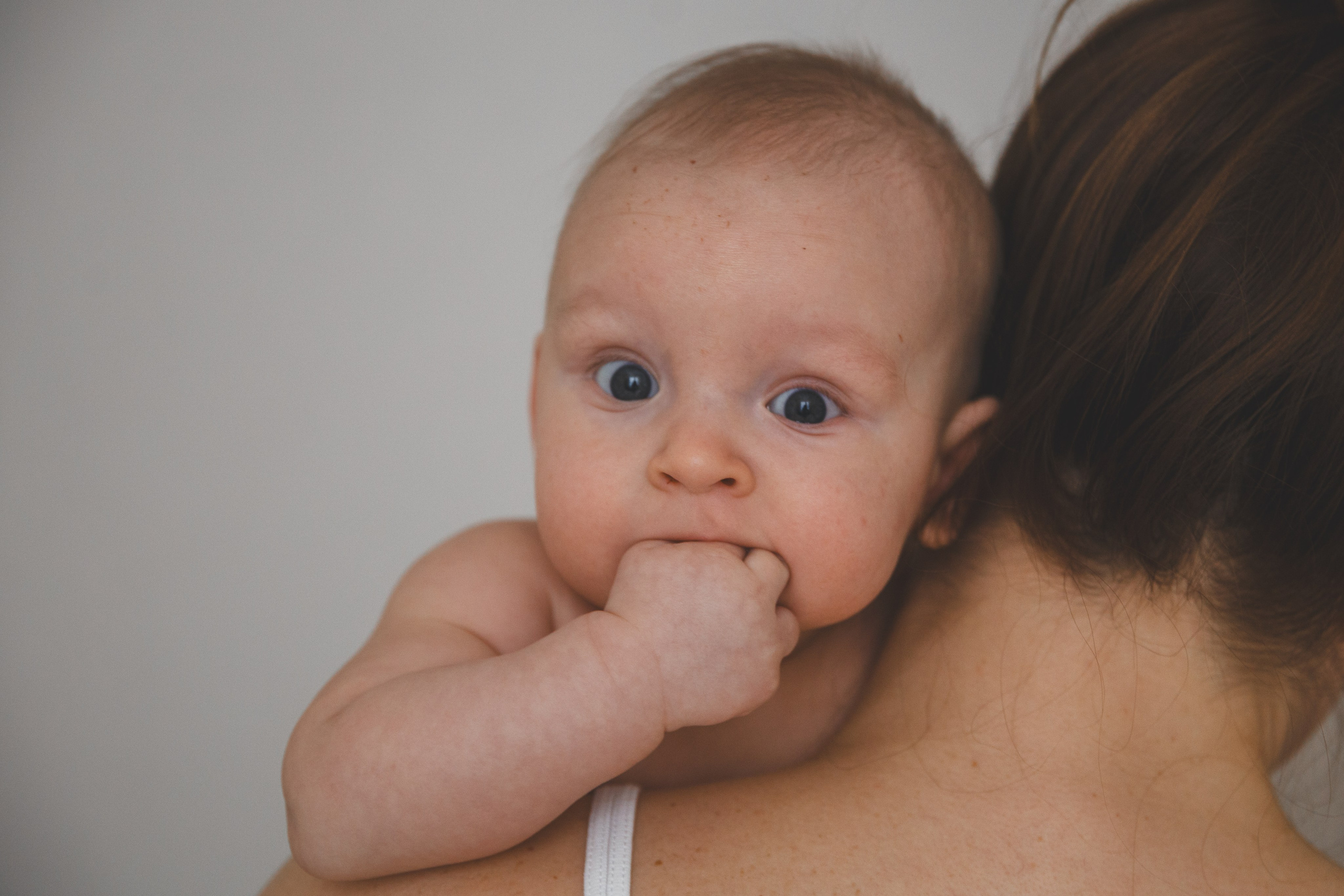 Домашняя фотосъемка грудного кормления. Семейный и школьный фотограф в Москве Анна Ткач