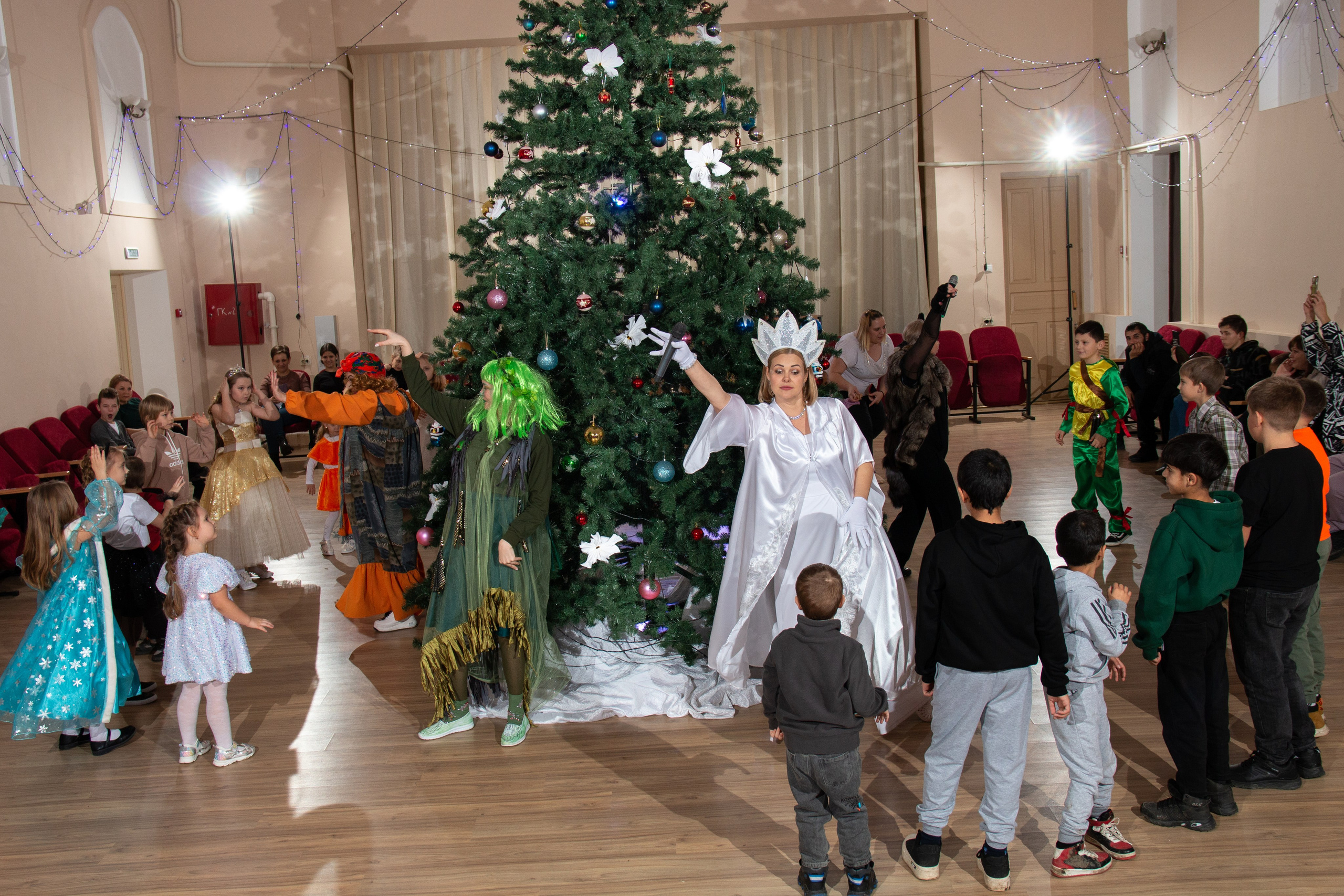 Новогодний утренник ДК Строитель 25.12.2023 г. г. Новоалександровск. Главная