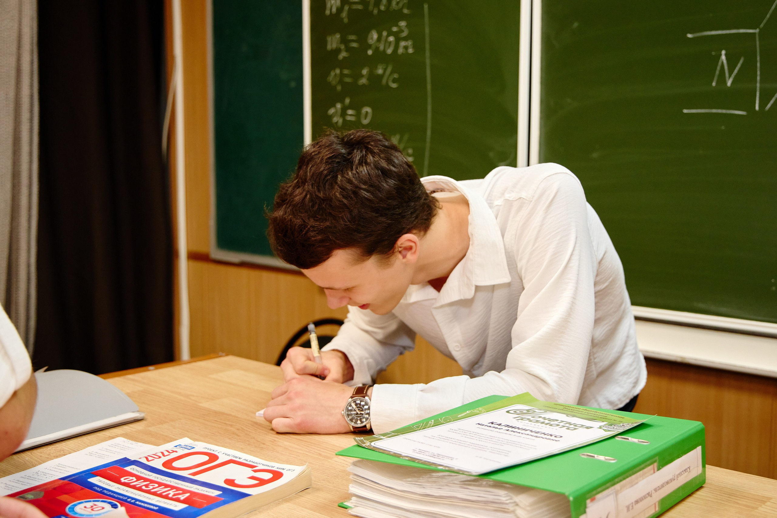 Выпускной 35 Сош. Фотограф Выпускные альбомы Таганрог Сергей Коробченко