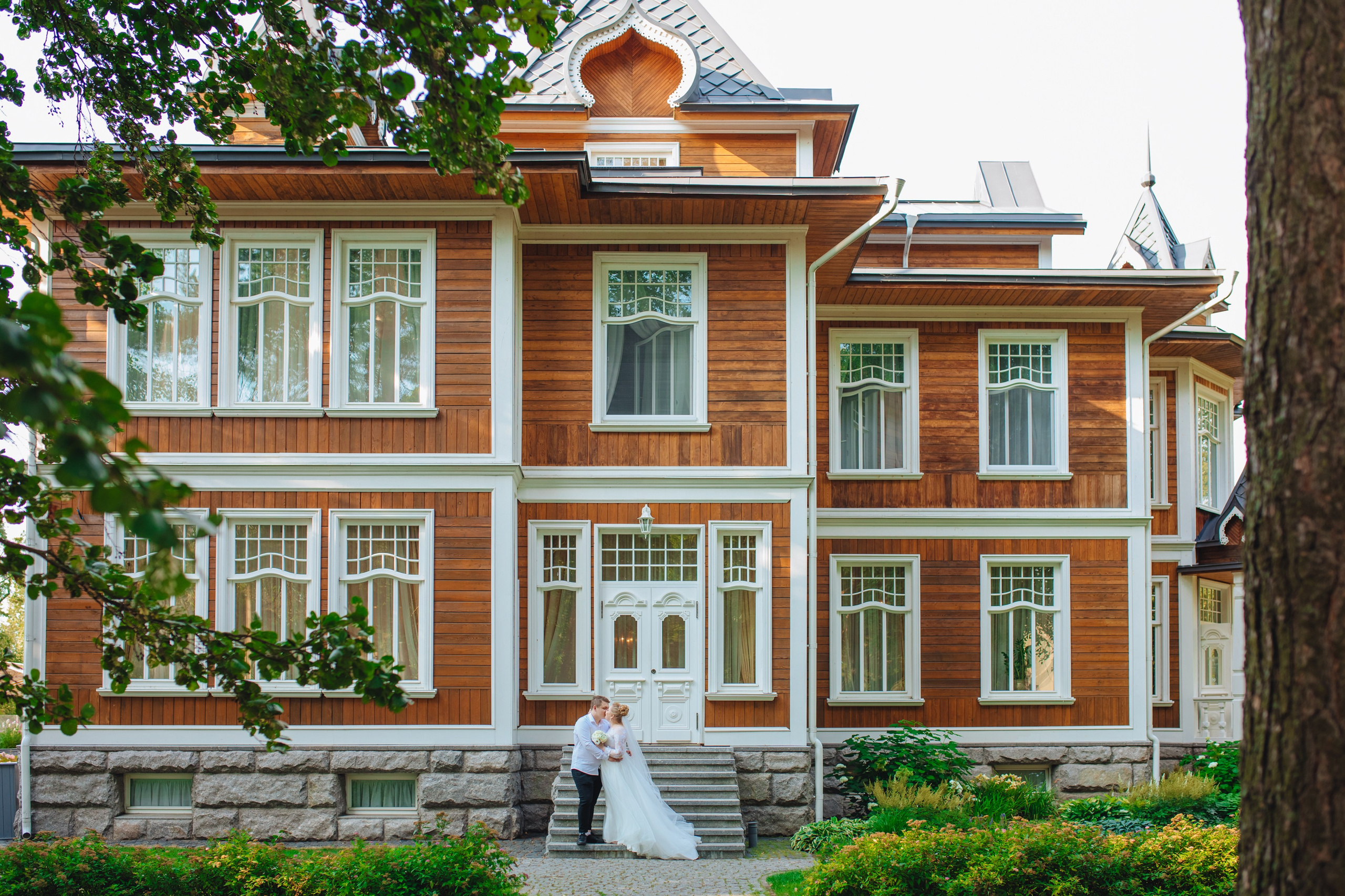 Евгения и Илья. ЗАГС Калининского района и прогулка на Финском заливе. Свадебный и семейный фотограф в Санкт-Петербурге и Сестрорецке