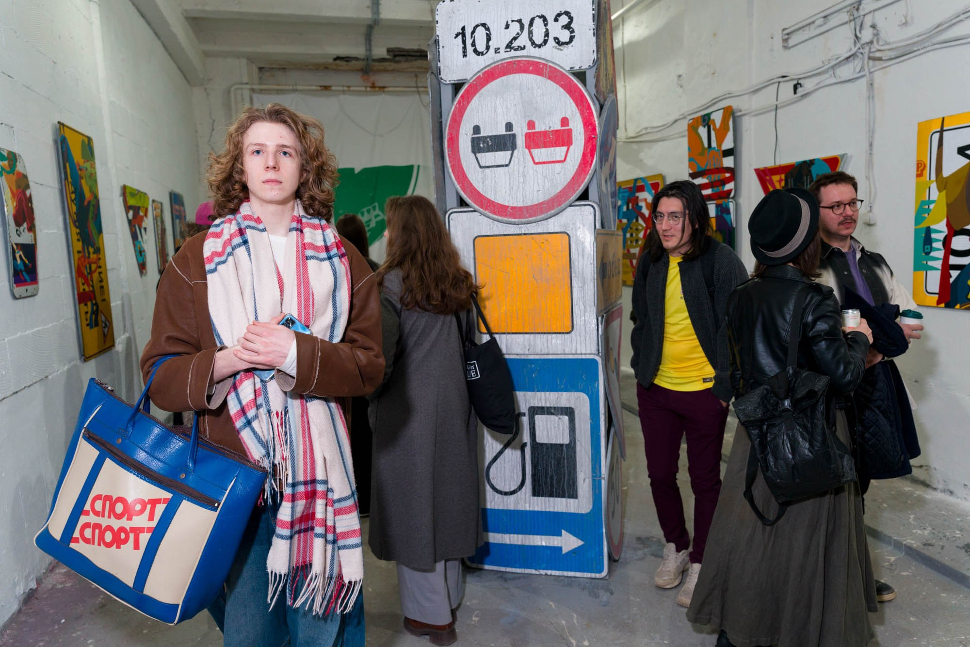 Вернисаж выставки Алексея Бархана @ 10.203. Фотограф Саша Оверчук