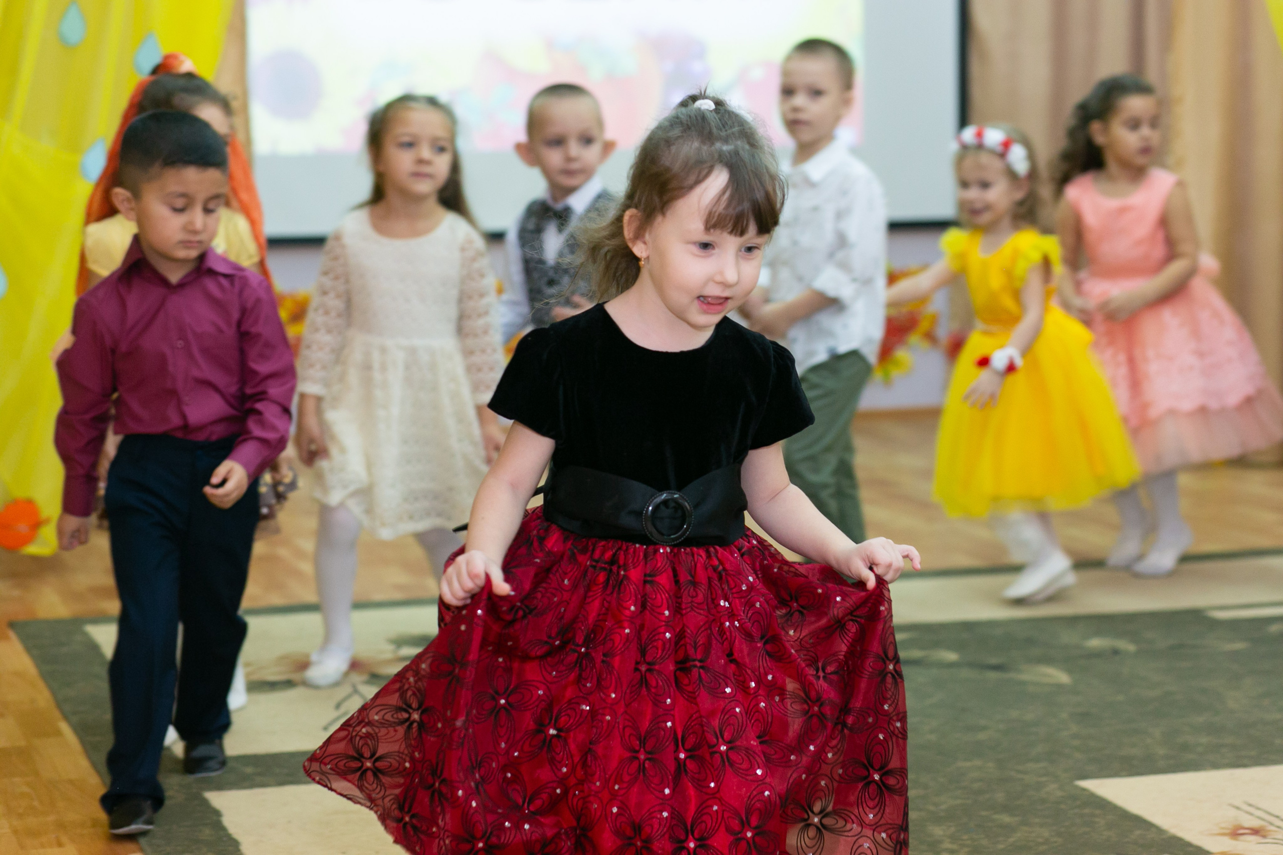 Выпускные и Утренники. Фотограф новорожденных и семейный фотограф НСО г. Бердск Марина Львова