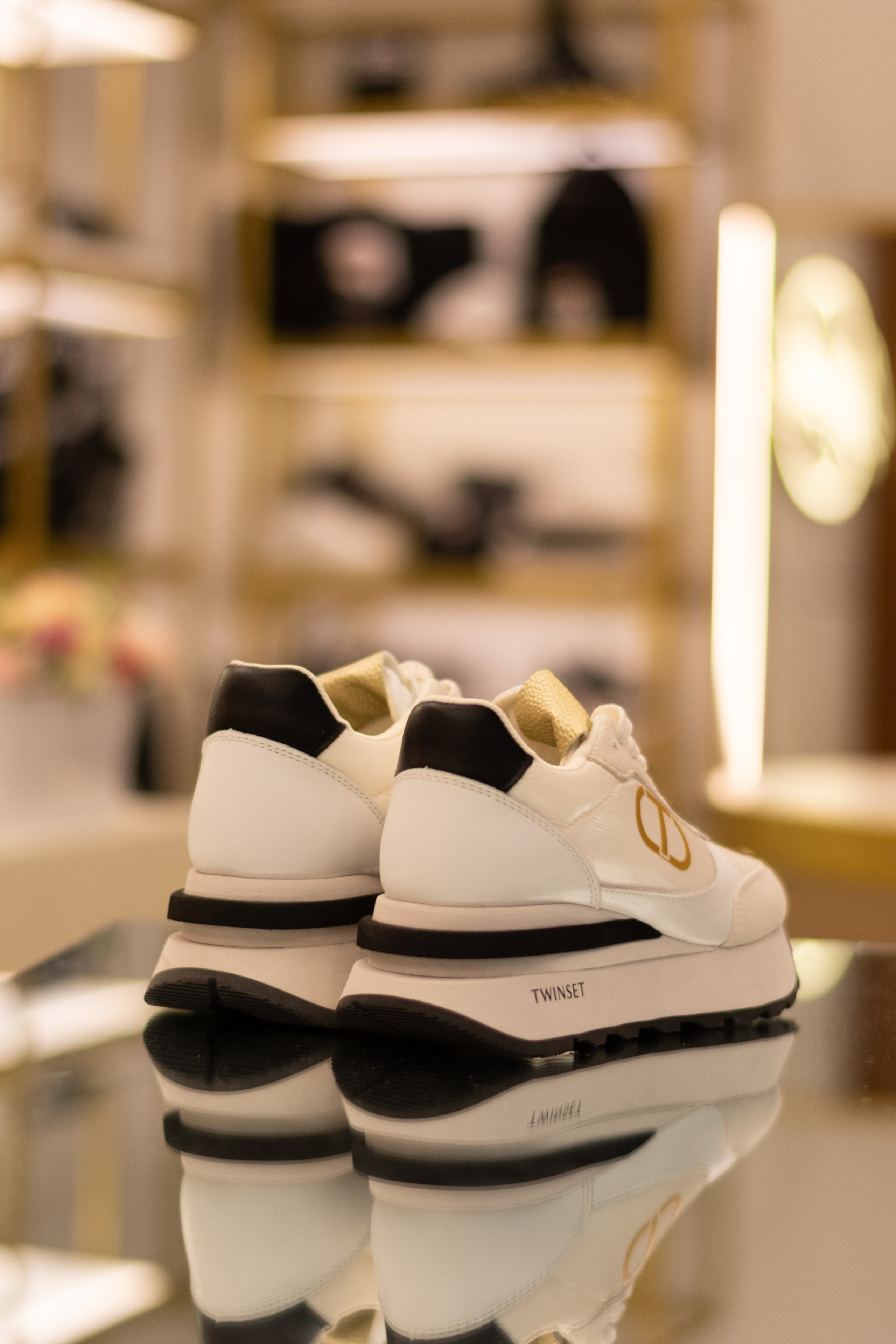 Для организаций. Предметная фотосессия для обувного магазина Capsula. Фотограф/видеограф Богдан Голованов