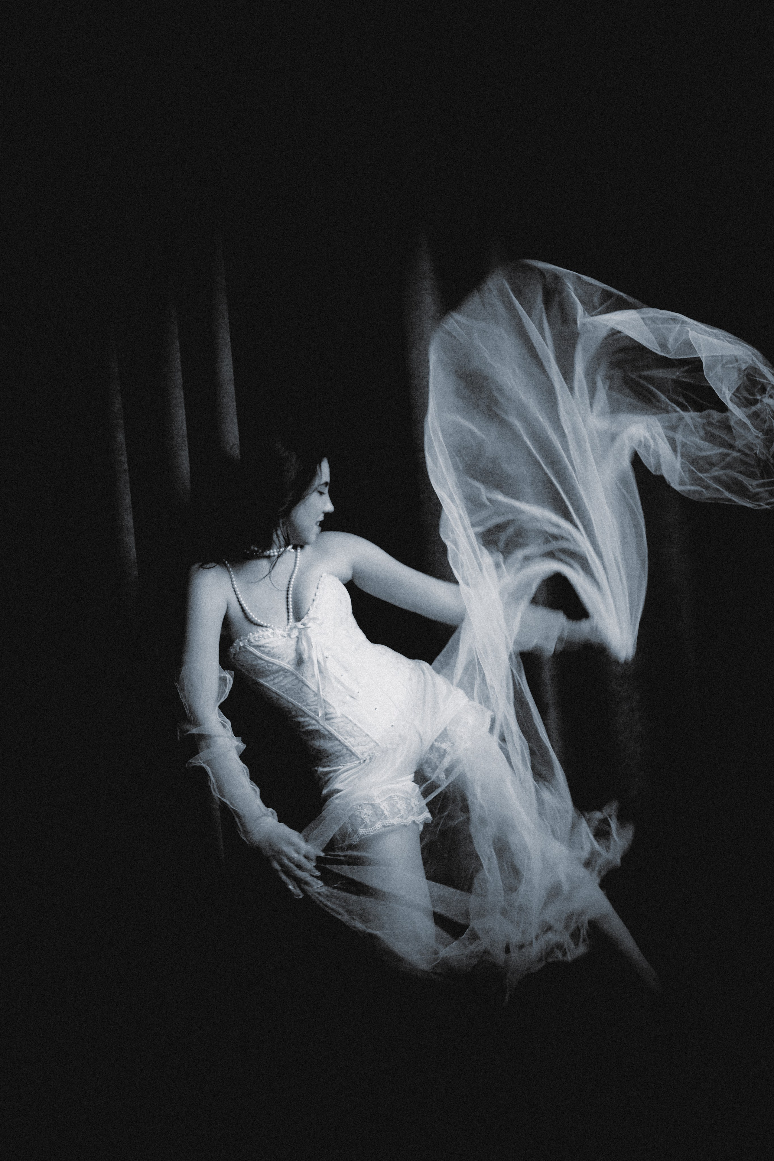 Танцуй. Сюрреализм. Чувственность. Арт-фотограф Крис Л. в Тобольске: портрет, семейные, свадьбы