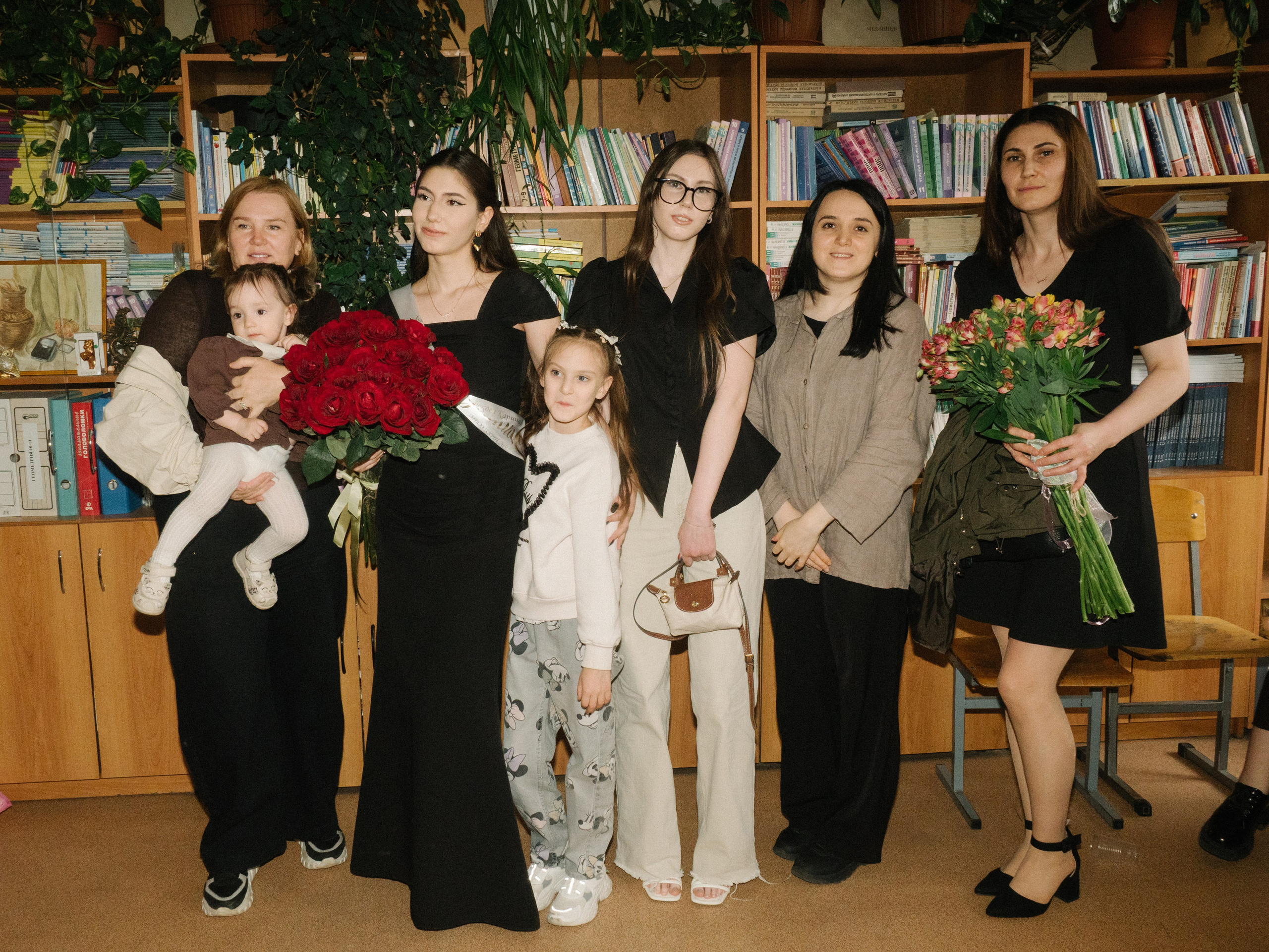 Последний звонок 11х классов. Фотограф и создатель ИИ-контента — Алёна Орлова, Москва