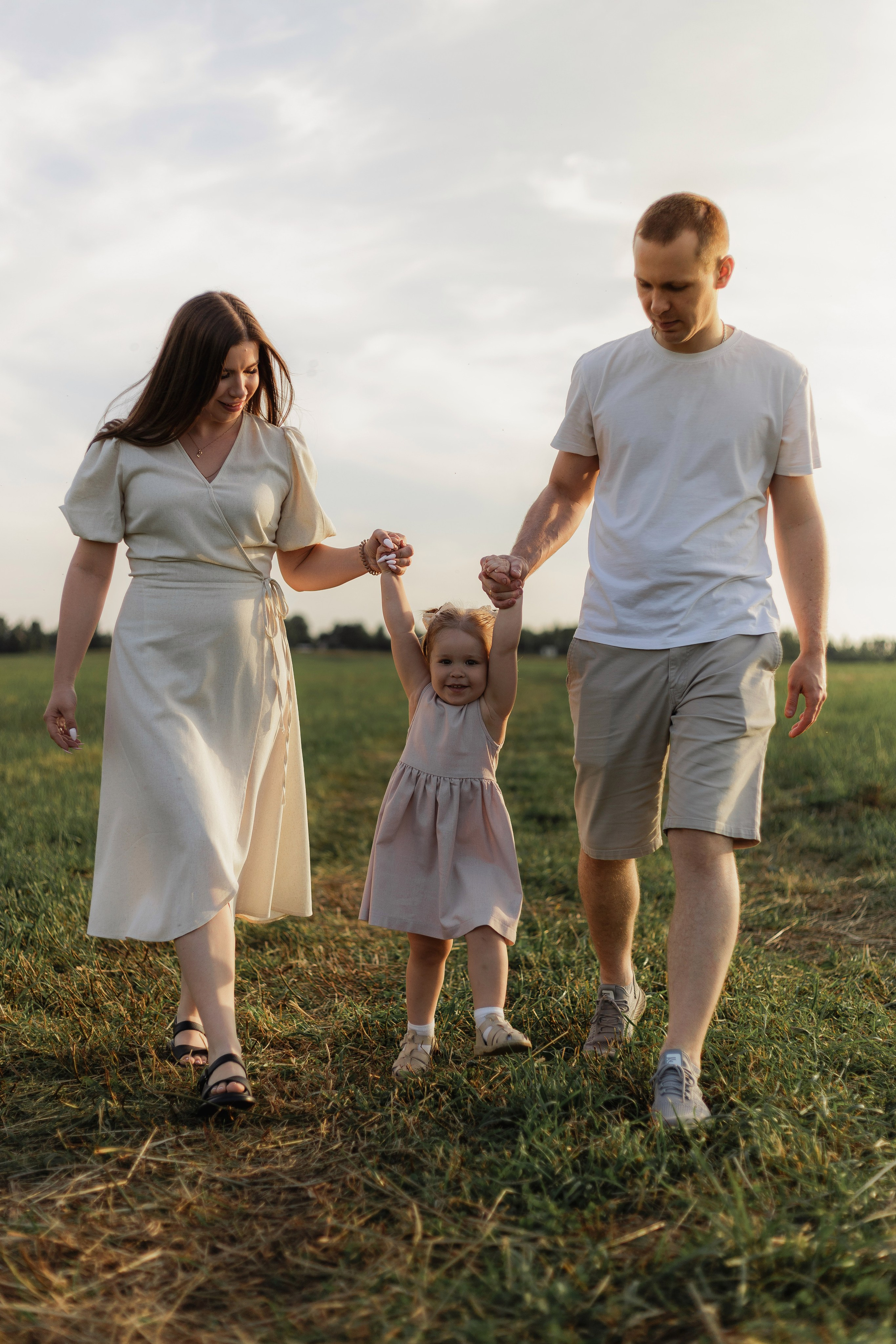 Фотографии семьи в поле