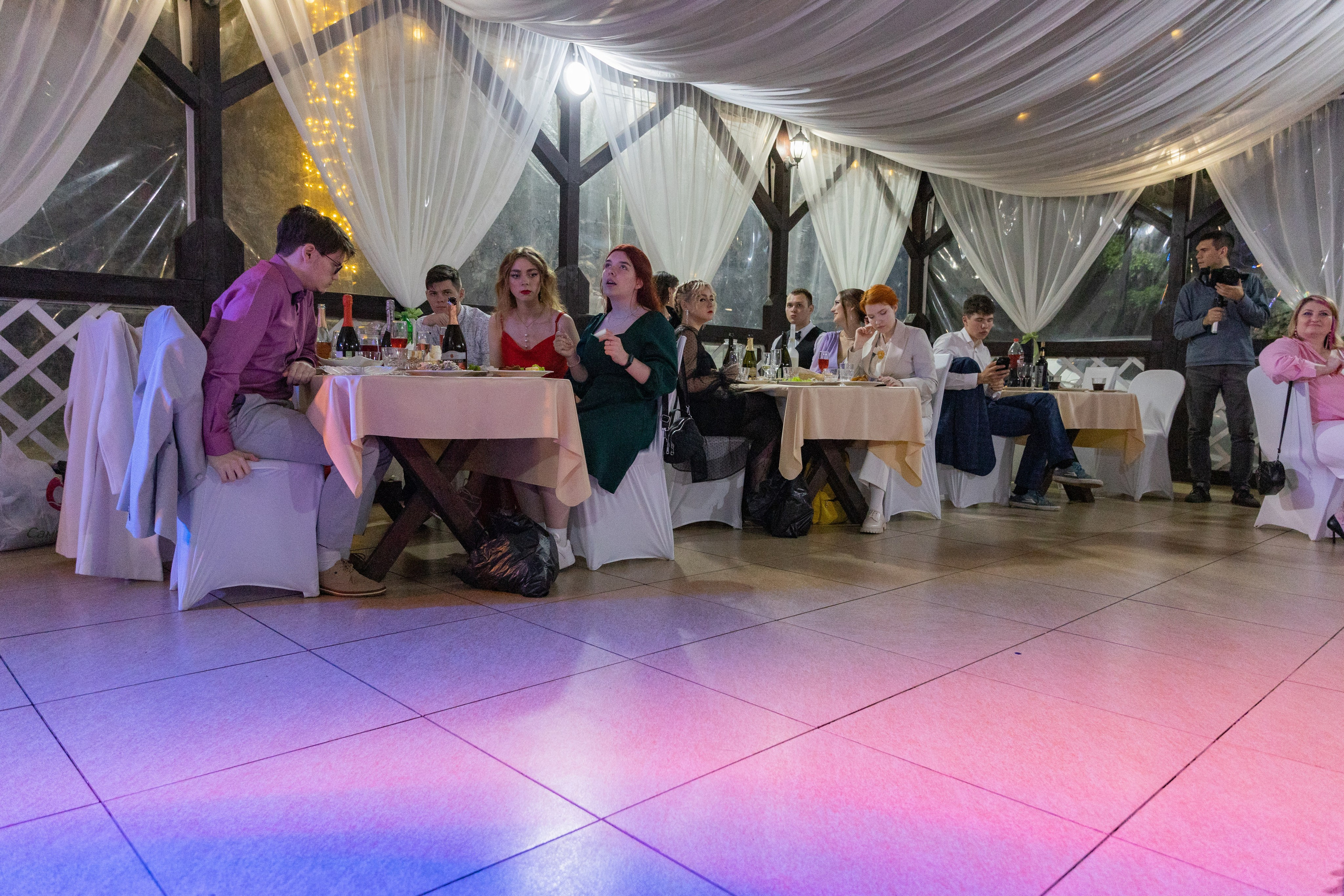 Выпускной вечер на базе отдыха Жемчужина. Выпускные альбомы во Владивостоке