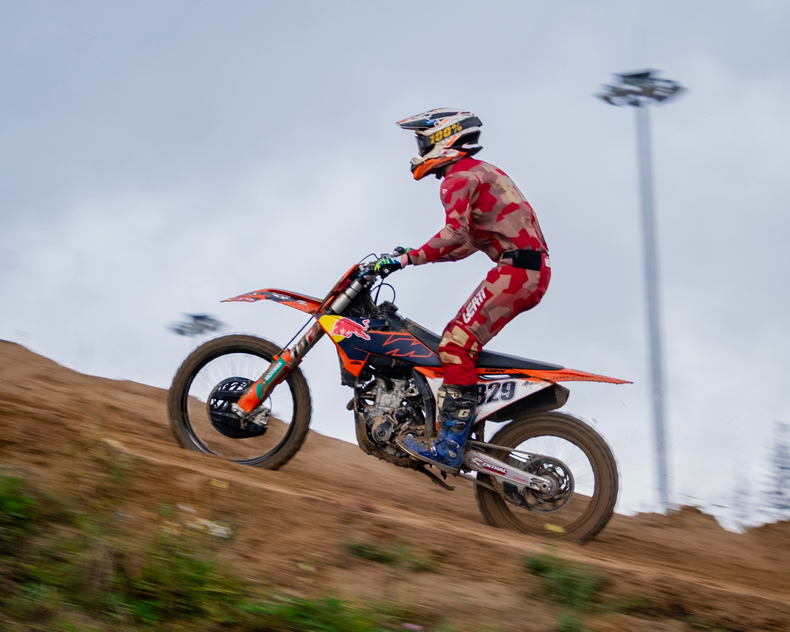 Мотокросс (Игора Драйв). Автомобильные фотографии и рисунки в Санкт-Петербурги Пашков Дмитрий