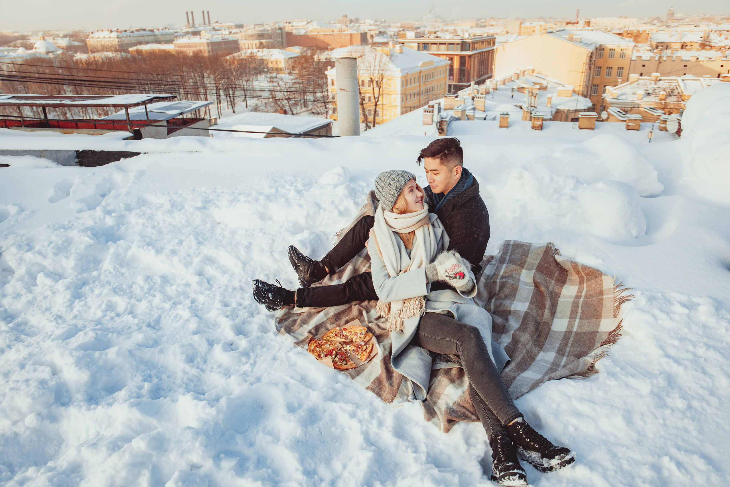 Настя и Денис на крыше. Маша Гонтарь Семейный домашний репортажный фотограф в Санкт-Петербурге