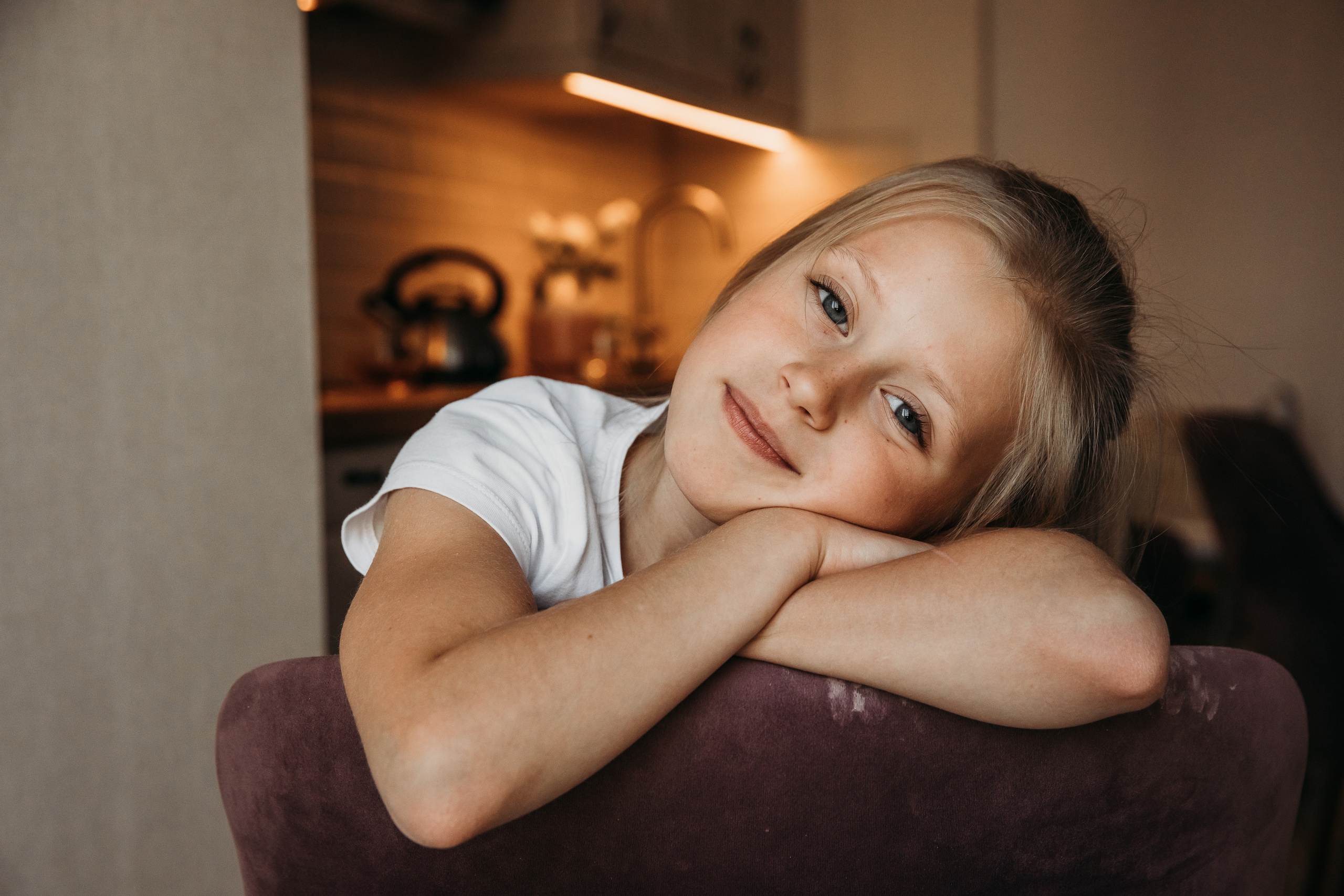 Папа Мама 3 дочки и Кокос. Маша Гонтарь Семейный домашний репортажный фотограф в Санкт-Петербурге