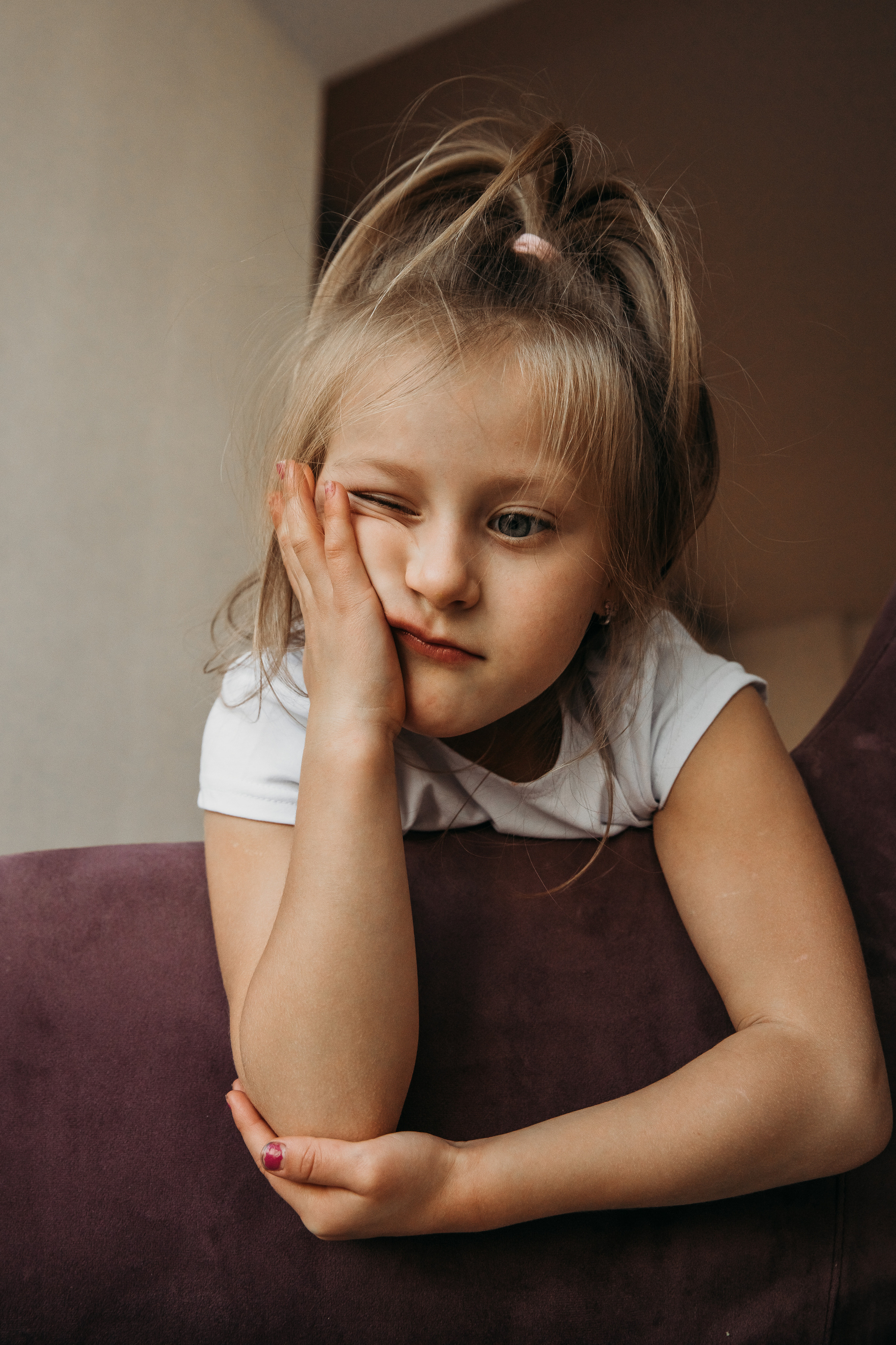 Папа Мама 3 дочки и Кокос. Маша Гонтарь Семейный домашний репортажный фотограф в Санкт-Петербурге