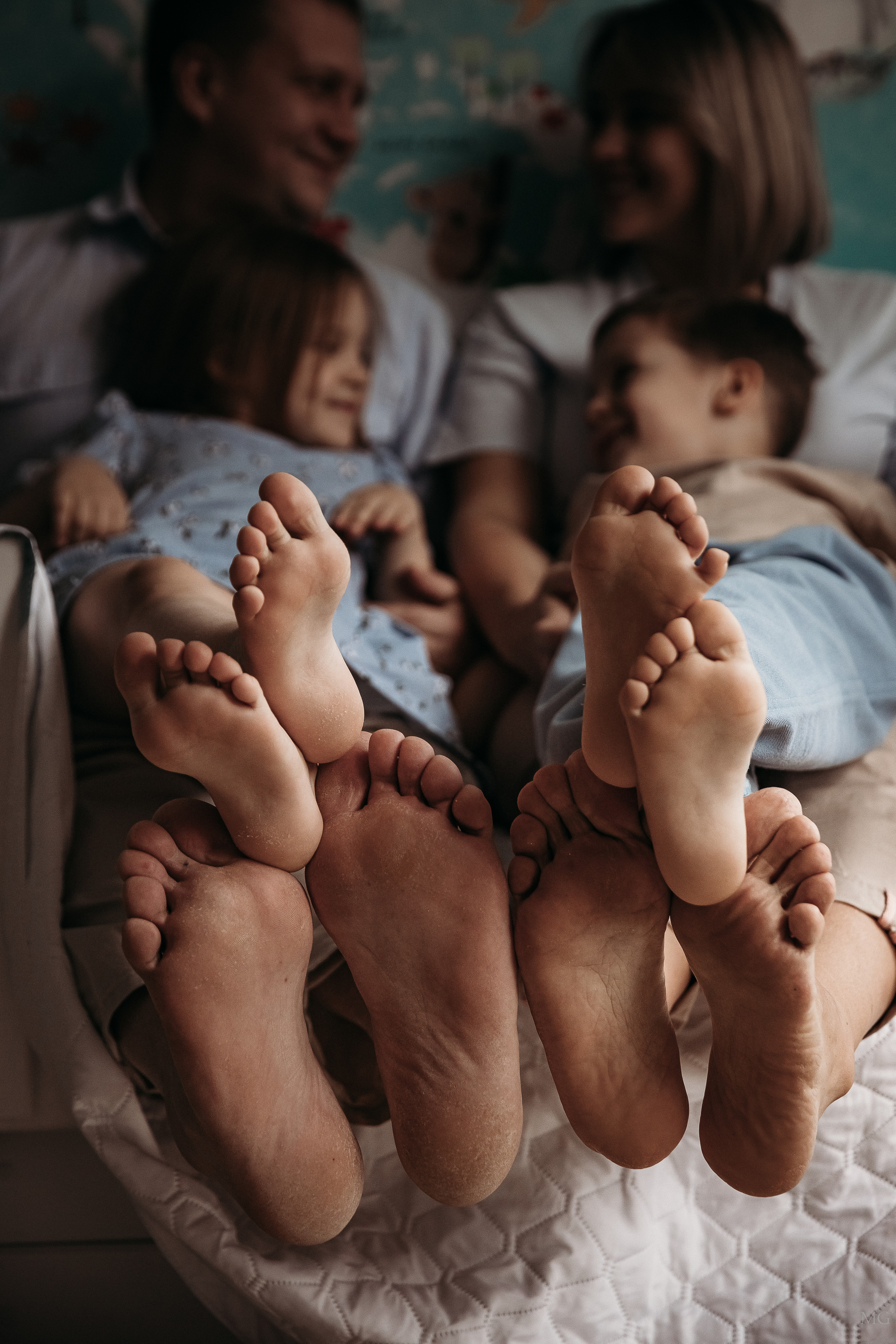 домашняя фотосессия пятки всех членов семьи 