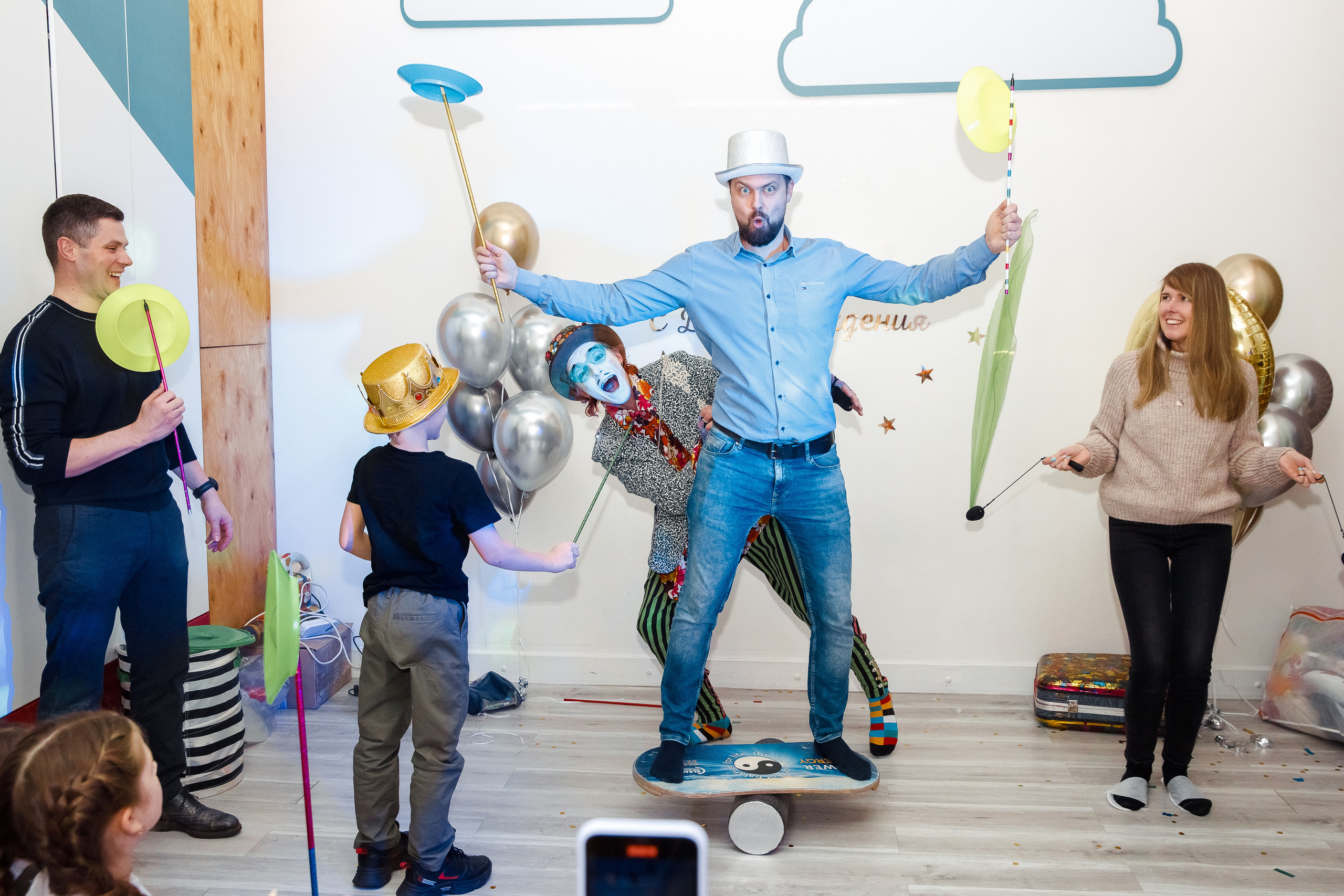 репортаж с детских дней рождения дети и родители веселятся