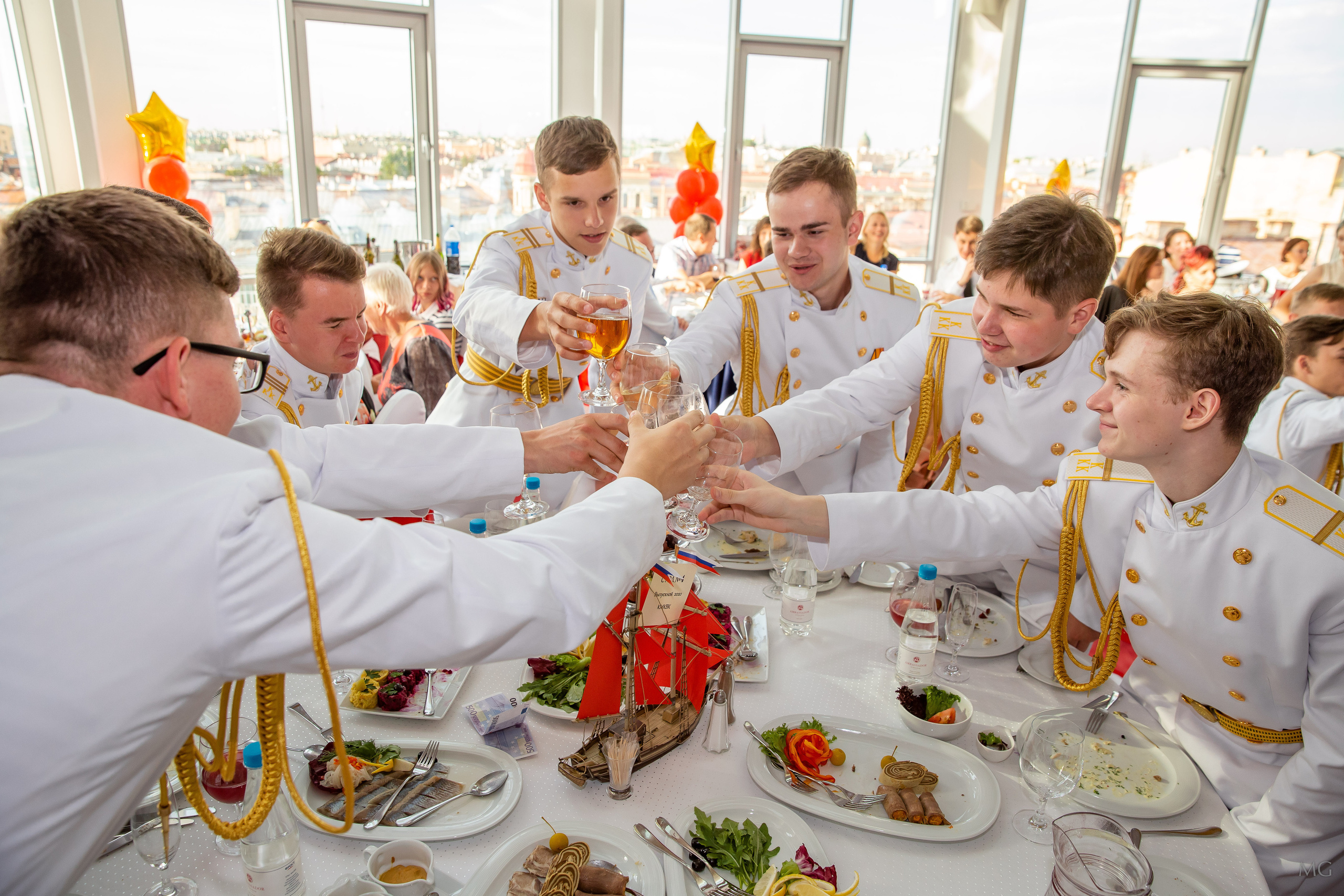 Выпускные Корпоративы Мероприятия. Маша Гонтарь Семейный домашний репортажный фотограф в Санкт-Петербурге